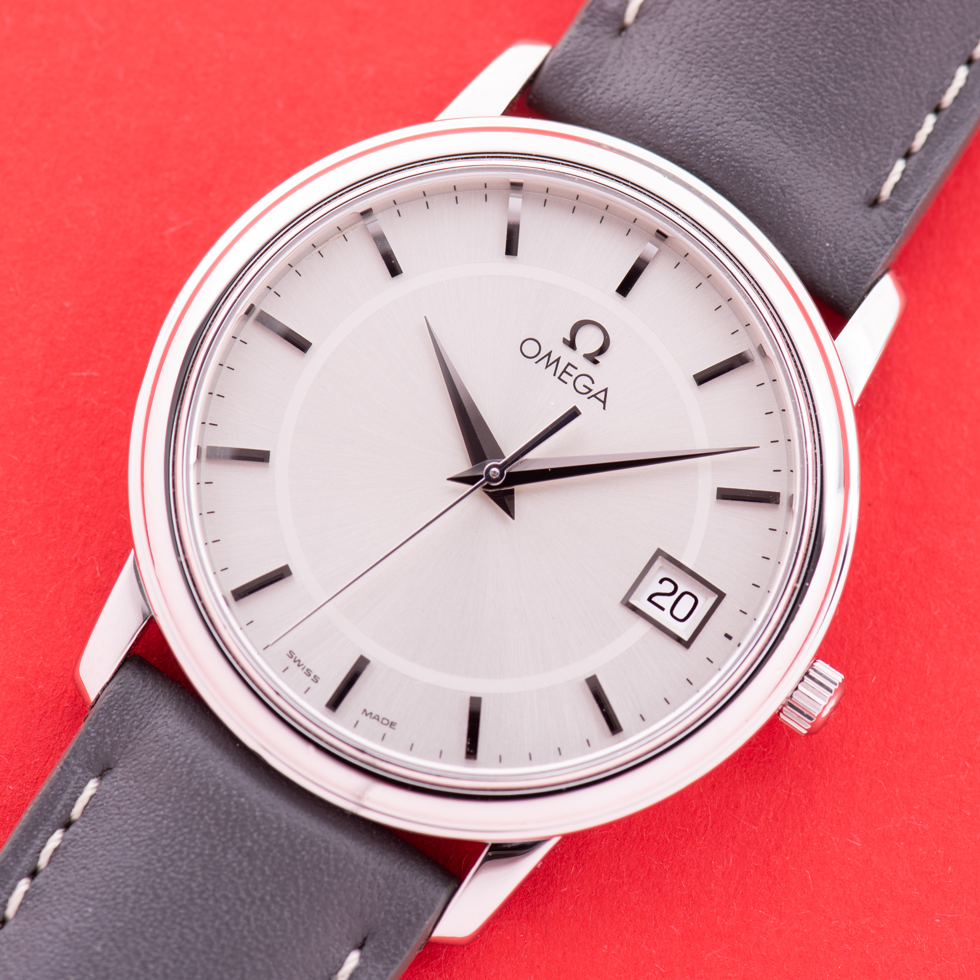 Vue de Omega De Ville Prestige Quartz cal 1532 Réf 196.1150