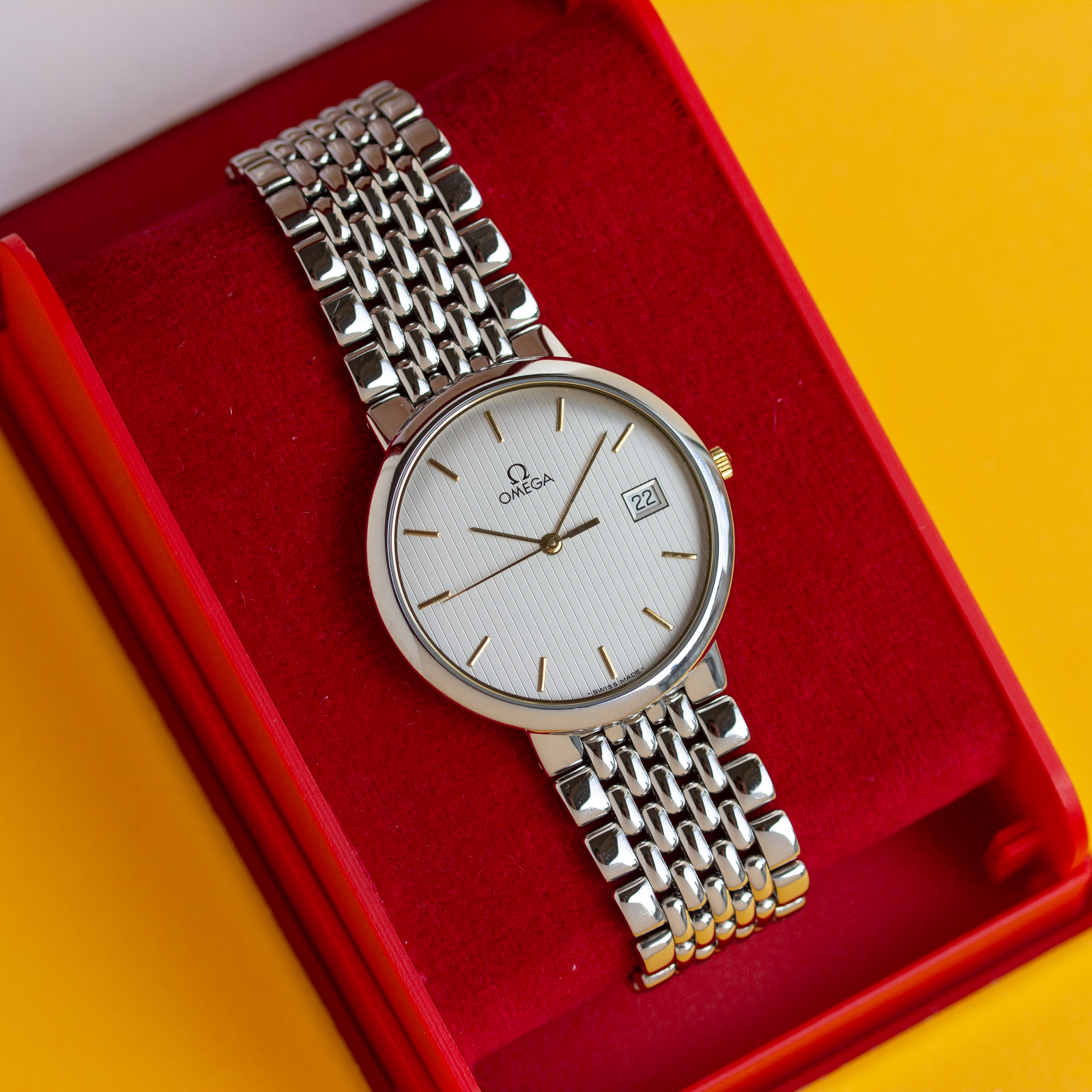 Zicht op Omega De Ville Quartz Referentie 396.1012
