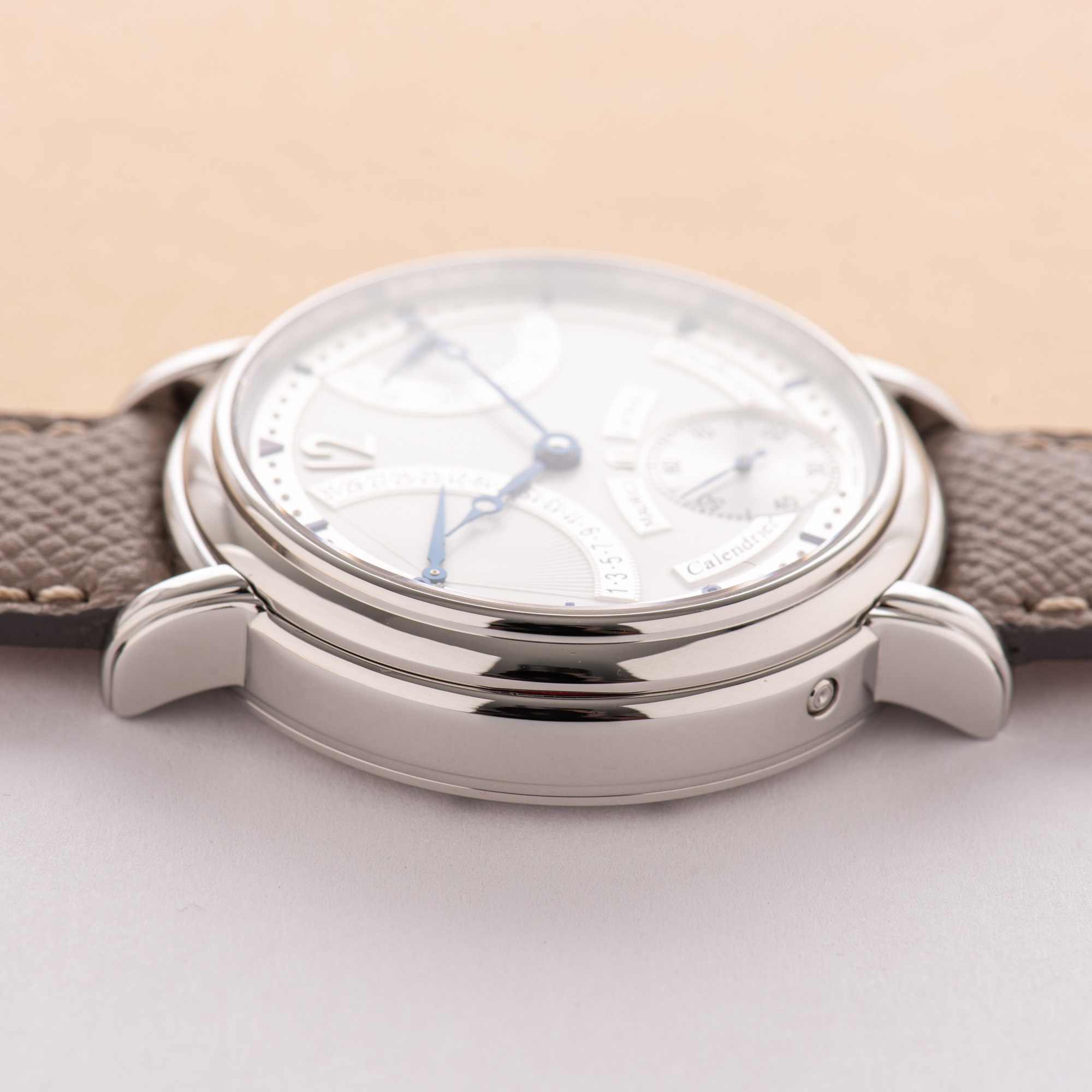 Vue de Maurice Lacroix Masterpiece Calendrier Retrograde Acier Réf MP7068