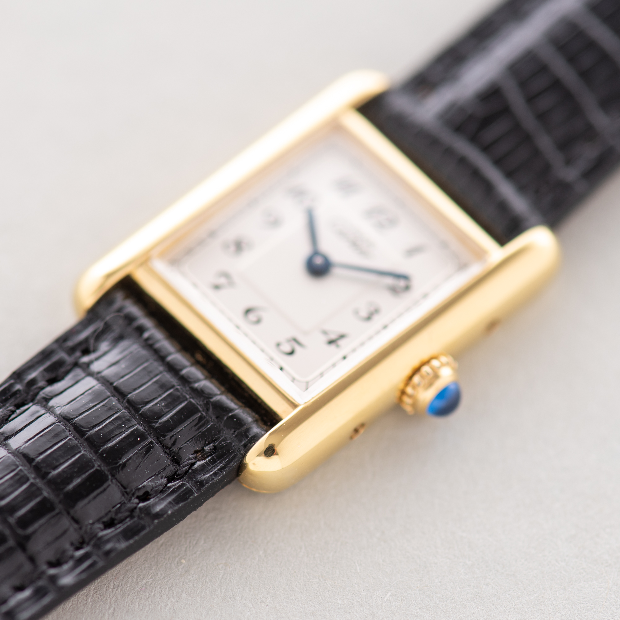 Vue de Cartier Must de Tank Vermeil Quartz Breguet Dial Réf 5057001
