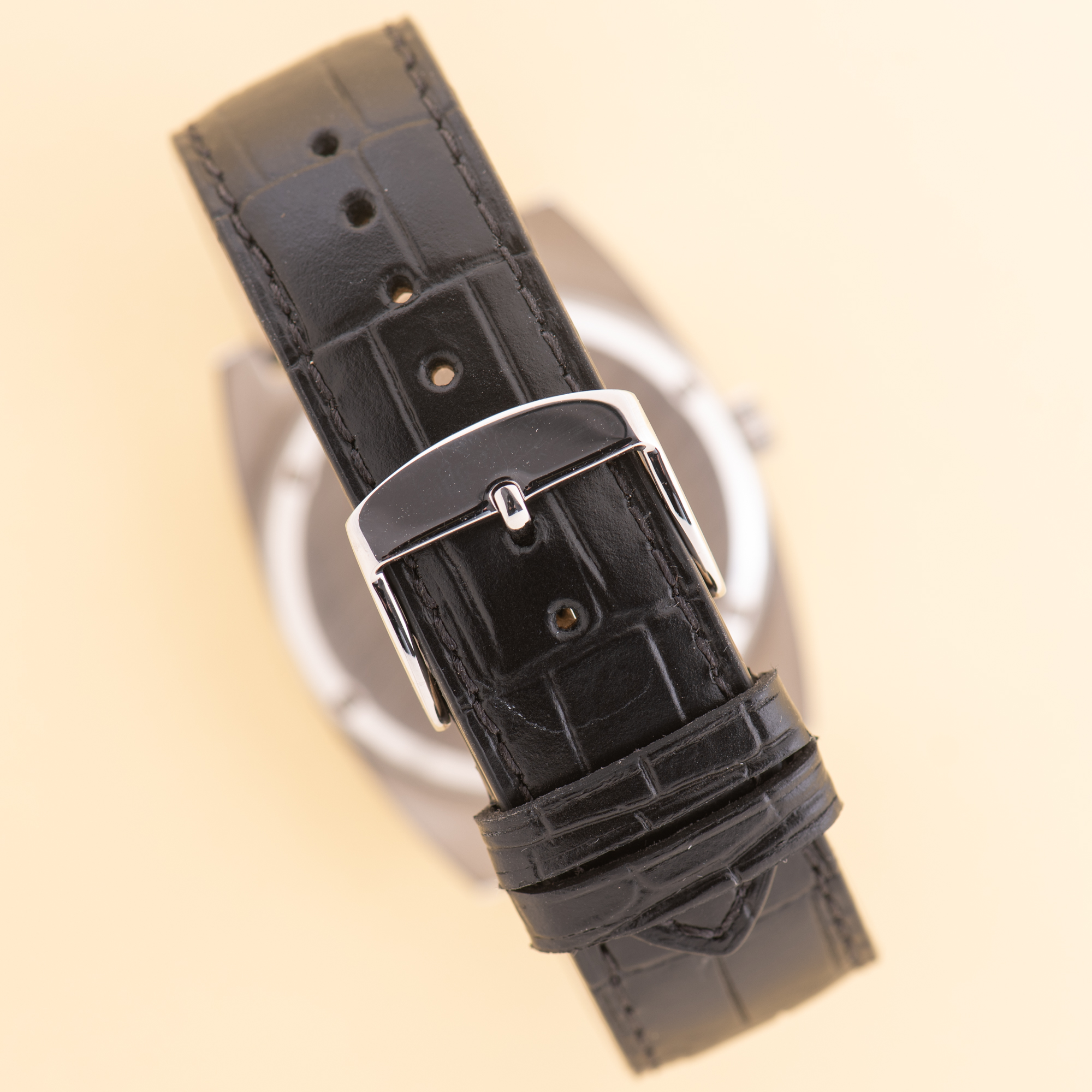 Vue de Omega Genève Automatic Day Date Matt Black from 1974 Réf 166.0188