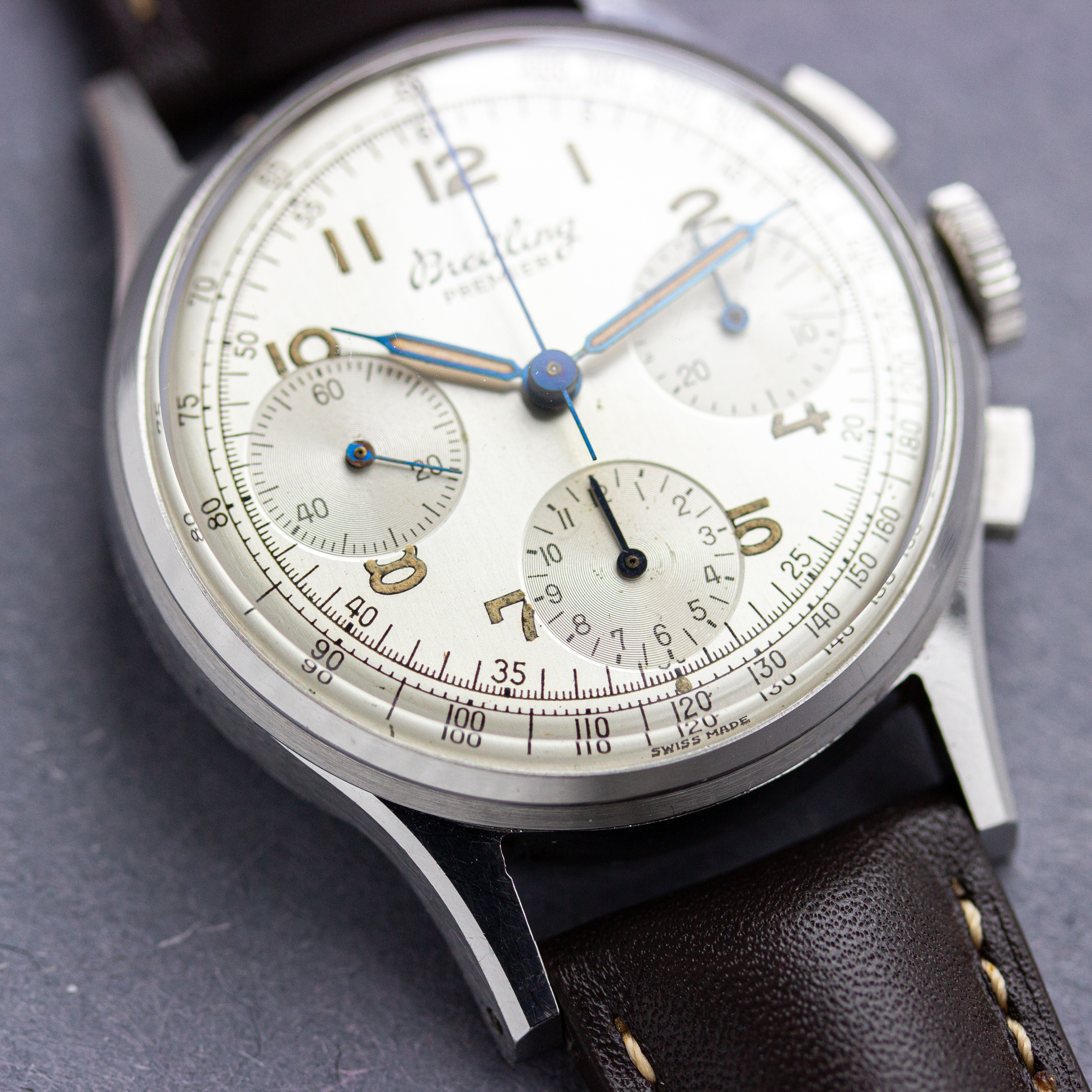 Vue de Breitling Premier Chronograph réf 787