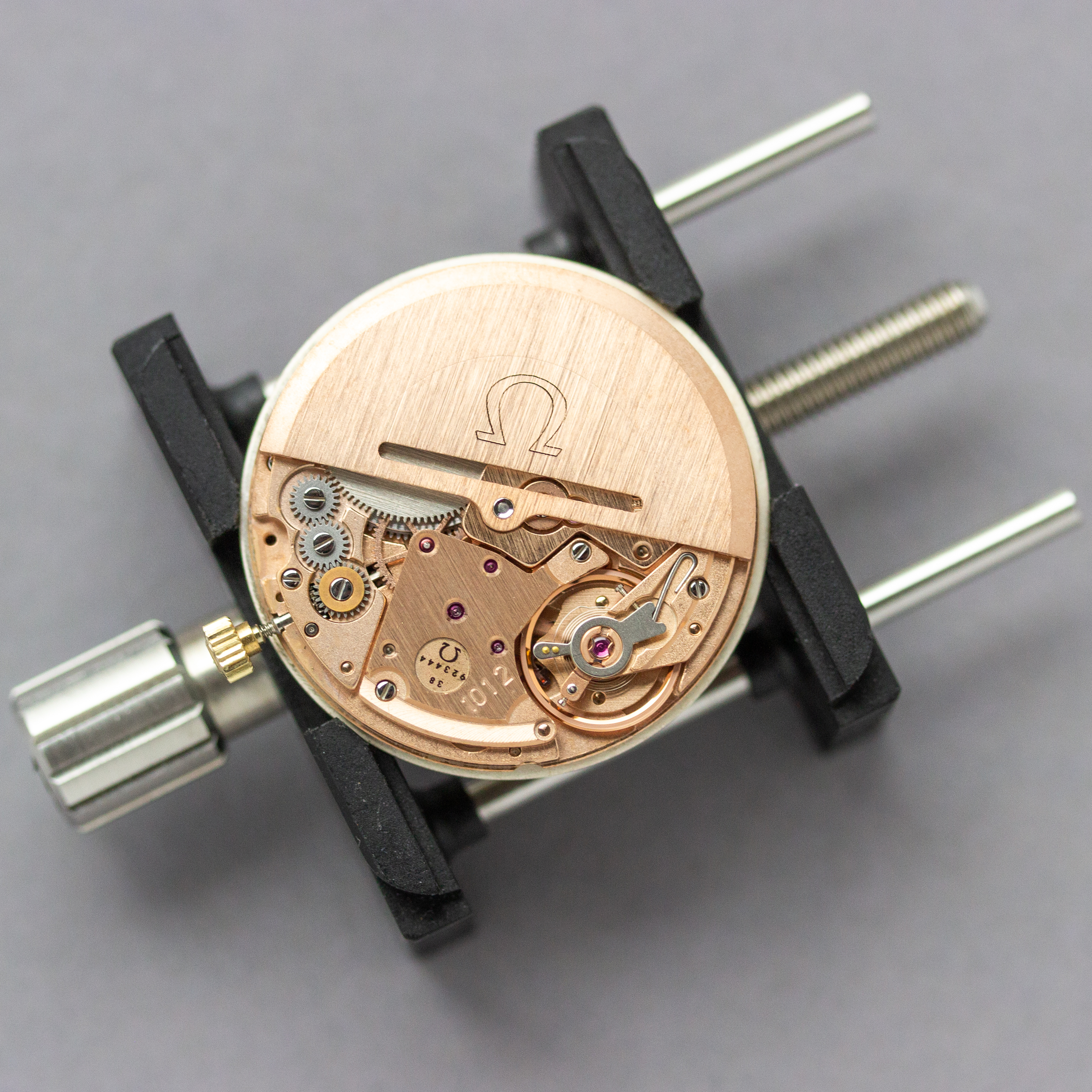 Vue de Omega Automatic Dress Full Set Mint NOS 9K Yellow Gold Unishell case from 1978