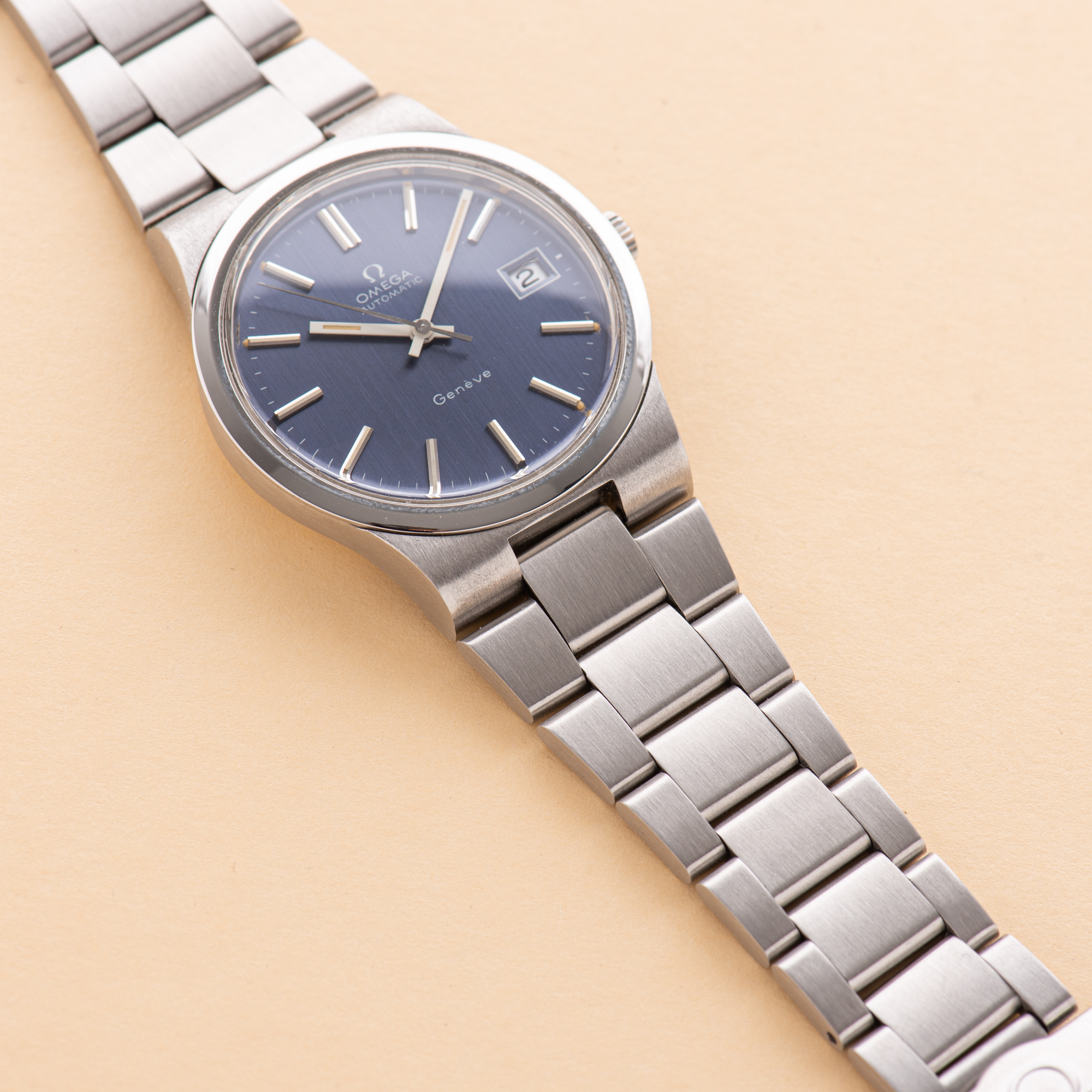 Zicht op Omega Geneva Automatic Date Blue Ref 366.0832 Jaar 1973