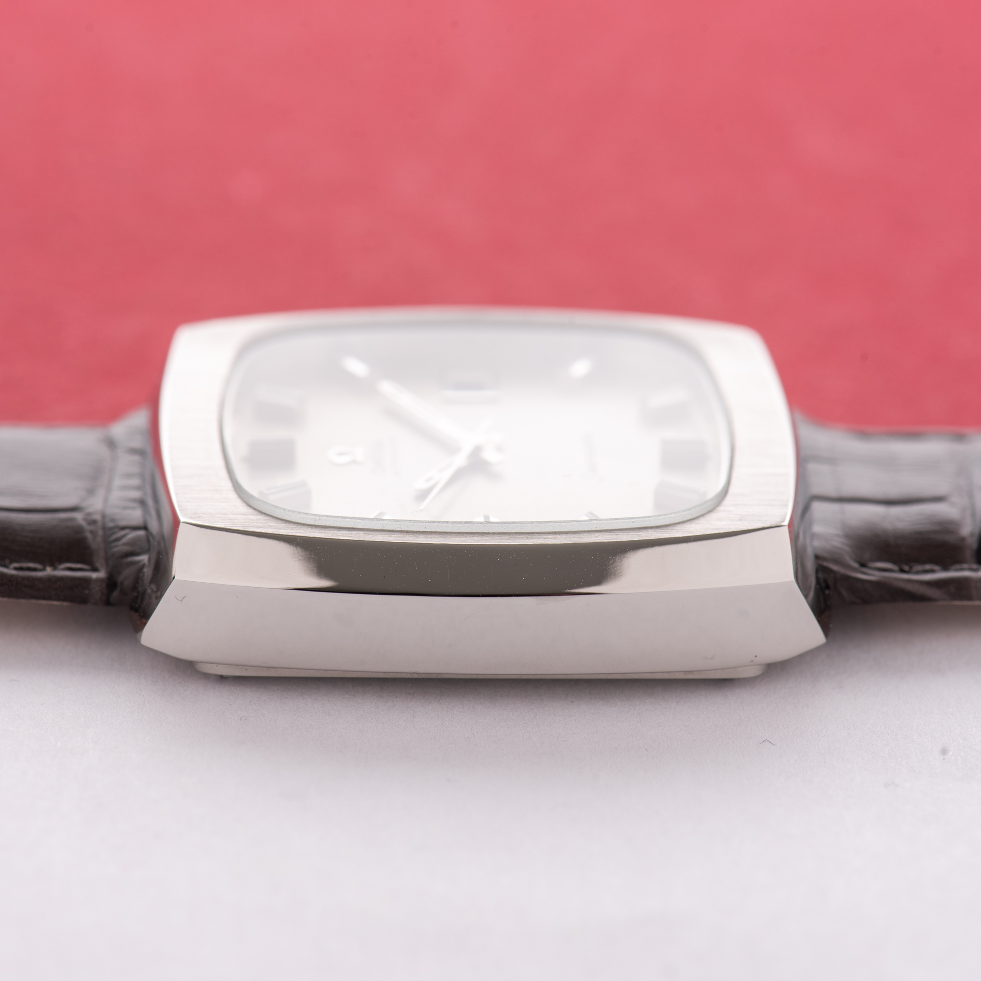 View of Omega Seamaster Automatic Date Oversize TV Réf 166.0138