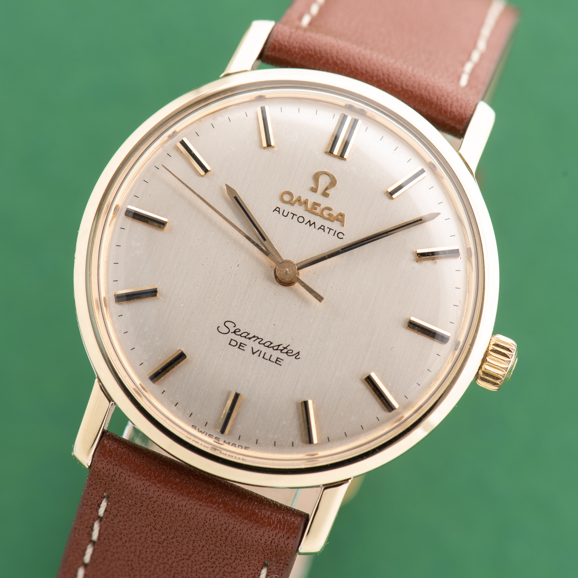 Zicht op Omega Seamaster De Ville Automatic Gold/Steel Ref 165.020