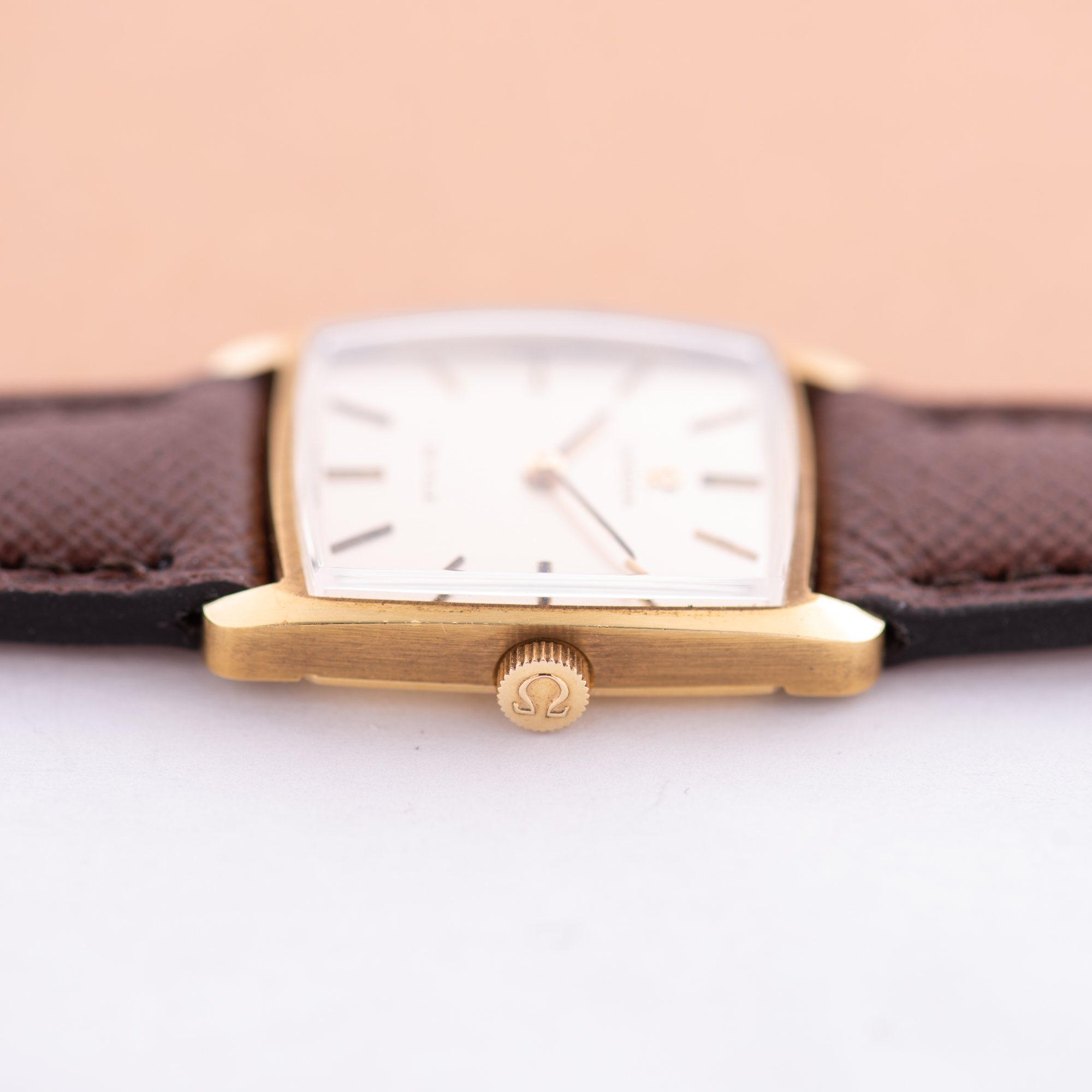 Zicht op Omega De Ville NOS 18K vanaf 1969 Ref 511,25
