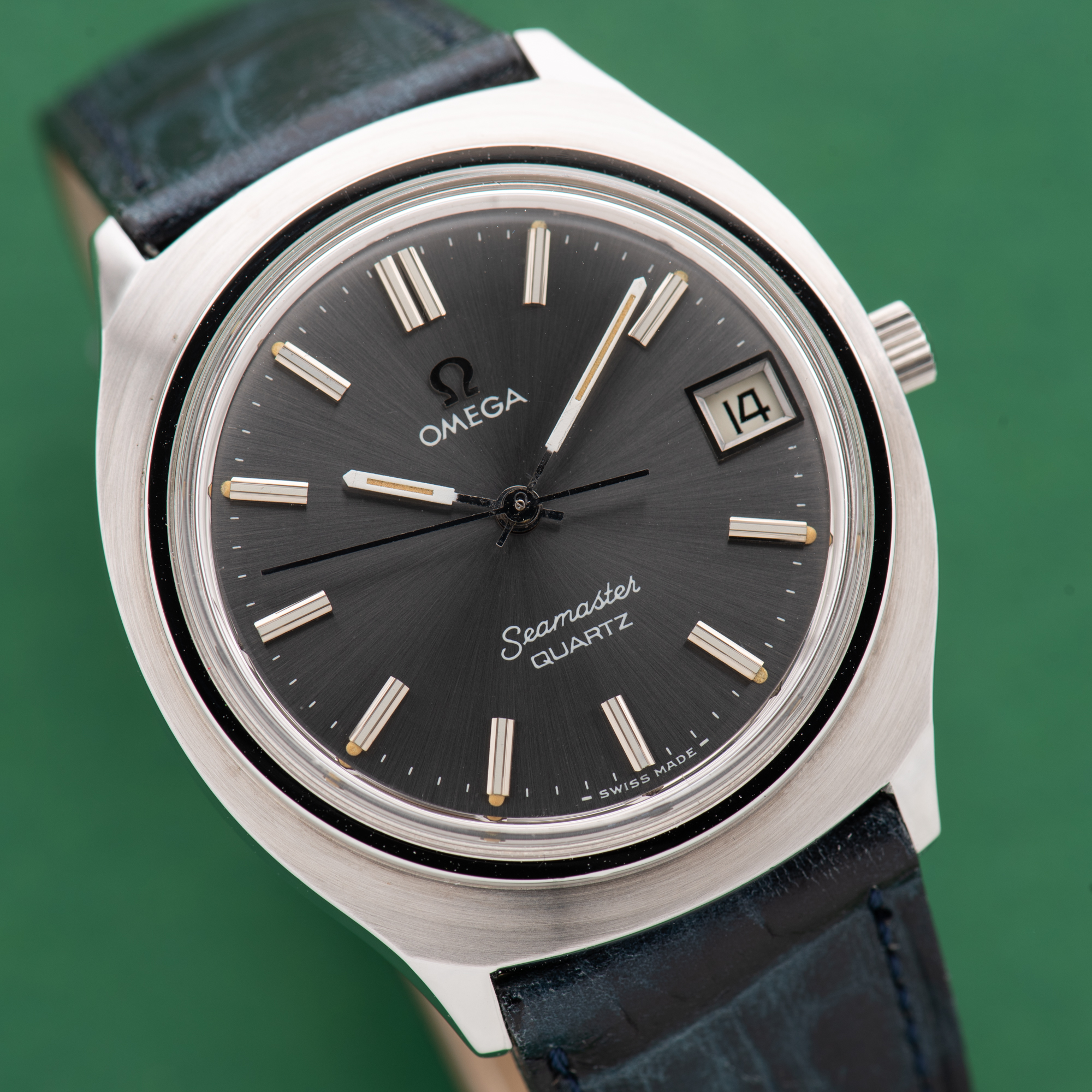 Vue de Omega Seamaster Quartz Date Grey Dial Réf 196.0072