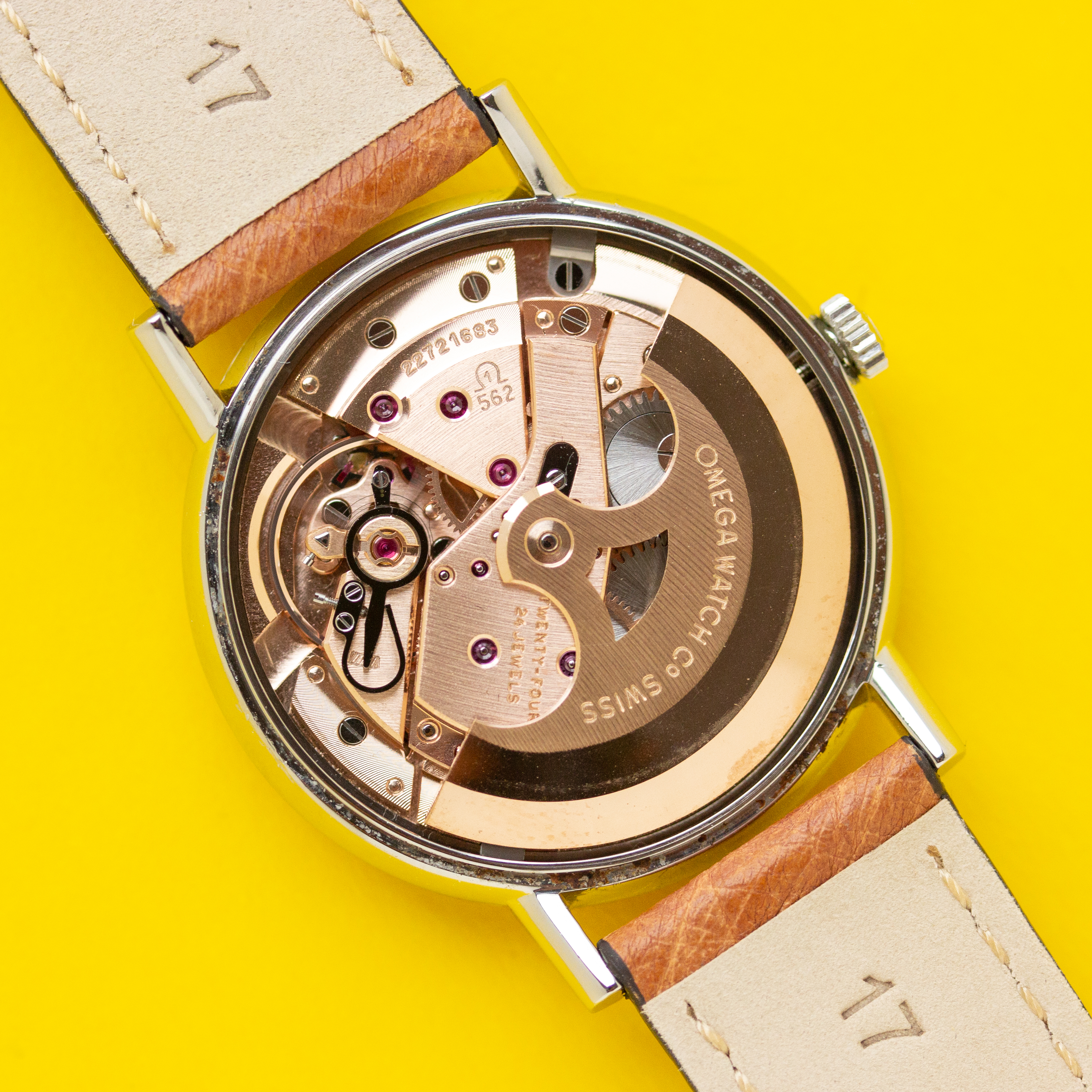 Vue de Omega Automatic Date Dress réf 162.009 From 1965