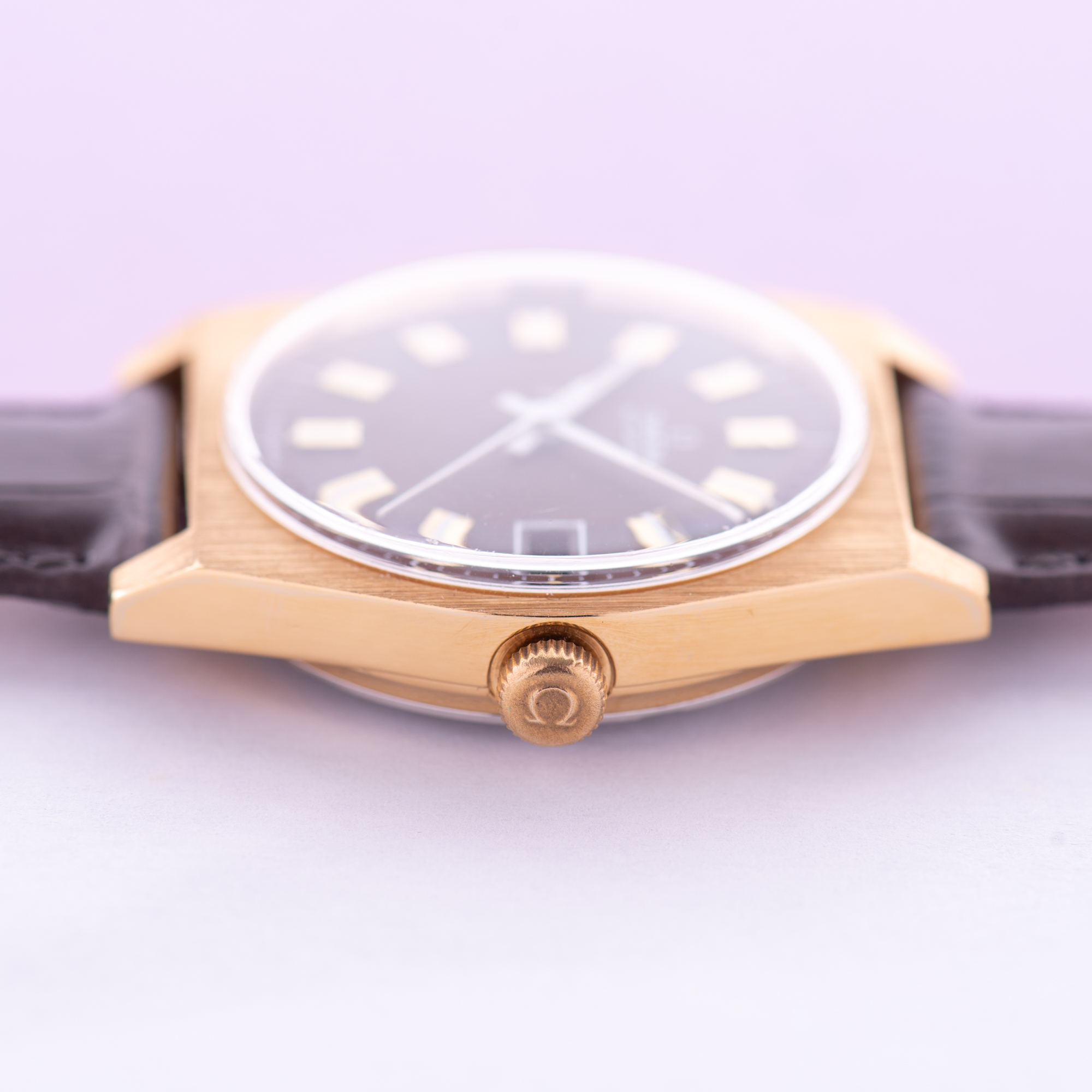 Zicht op Omega Automatic Brown 'Rail' Dial Zeldzaam vanaf 1971 Ref 166.018