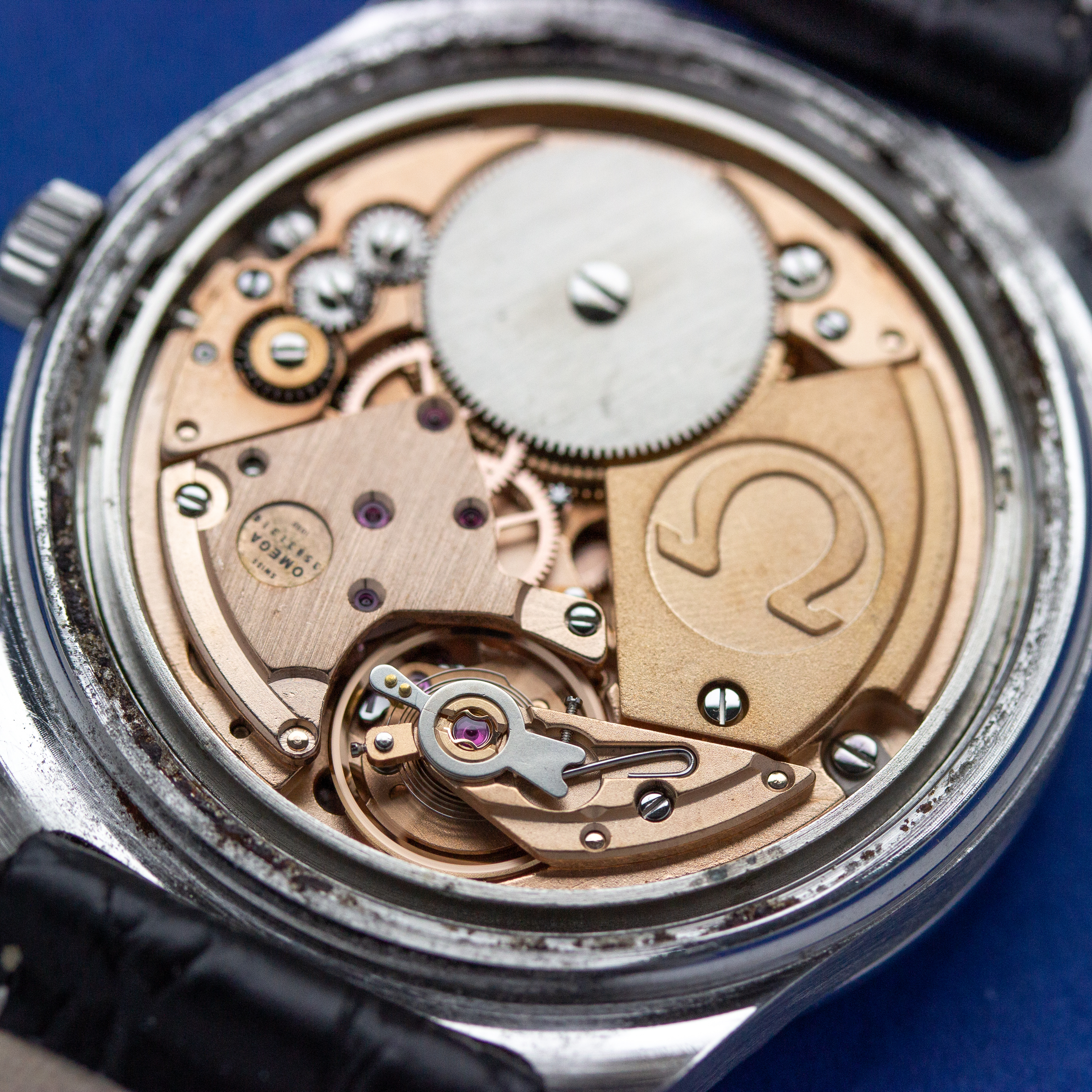View of Omega Genève Date Vignette Brown Réf 136.0102
