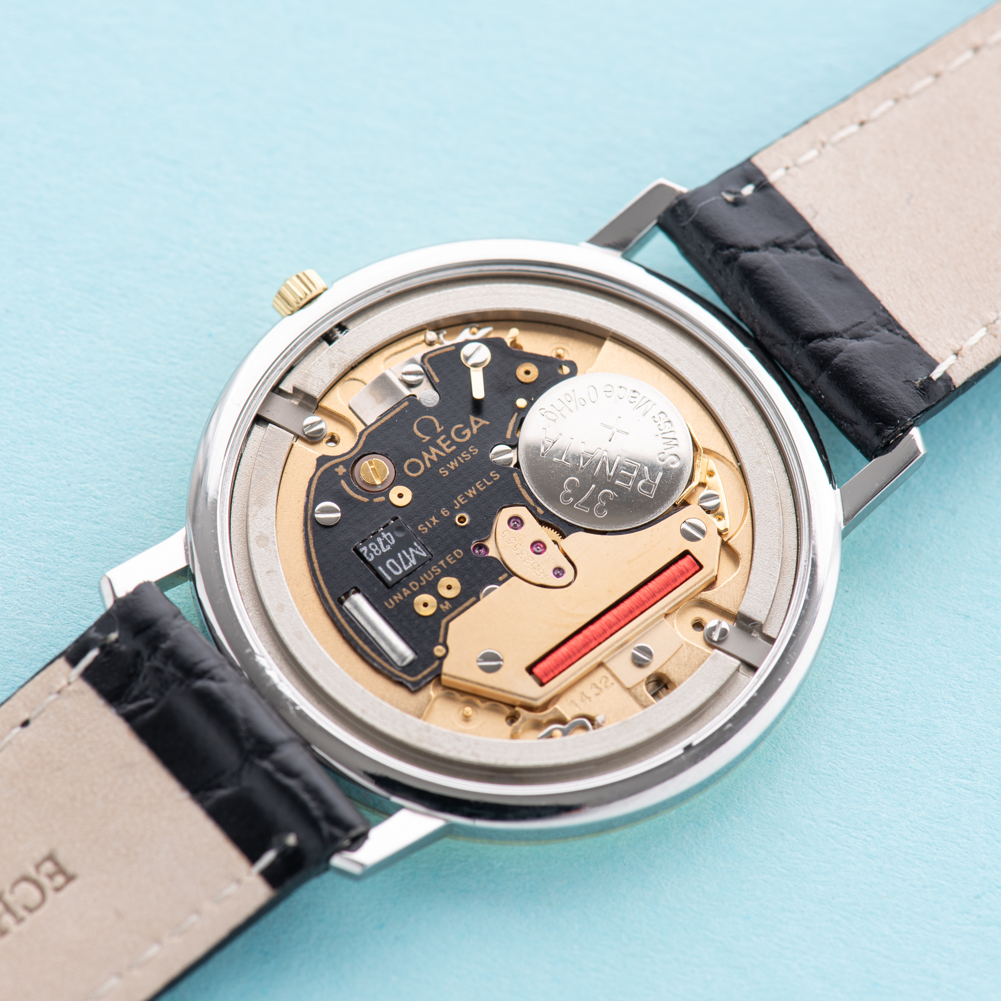 View of Omega Seamaster Quartz Gold on Steel cal 1432 Full set from 1984 Réf 196.0282