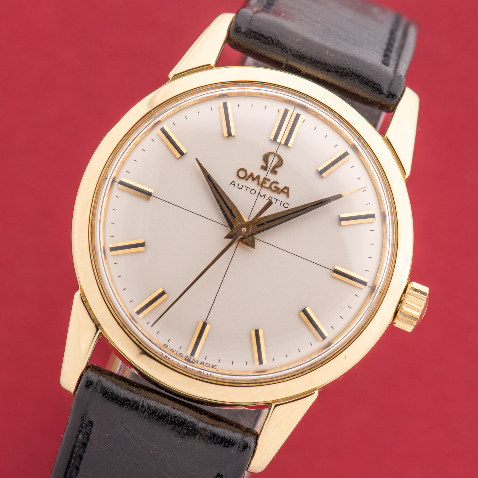 Vue de Omega Seamaster Automatic 18K Yellow Gold Onyx Index from 1959 Réf 14704
