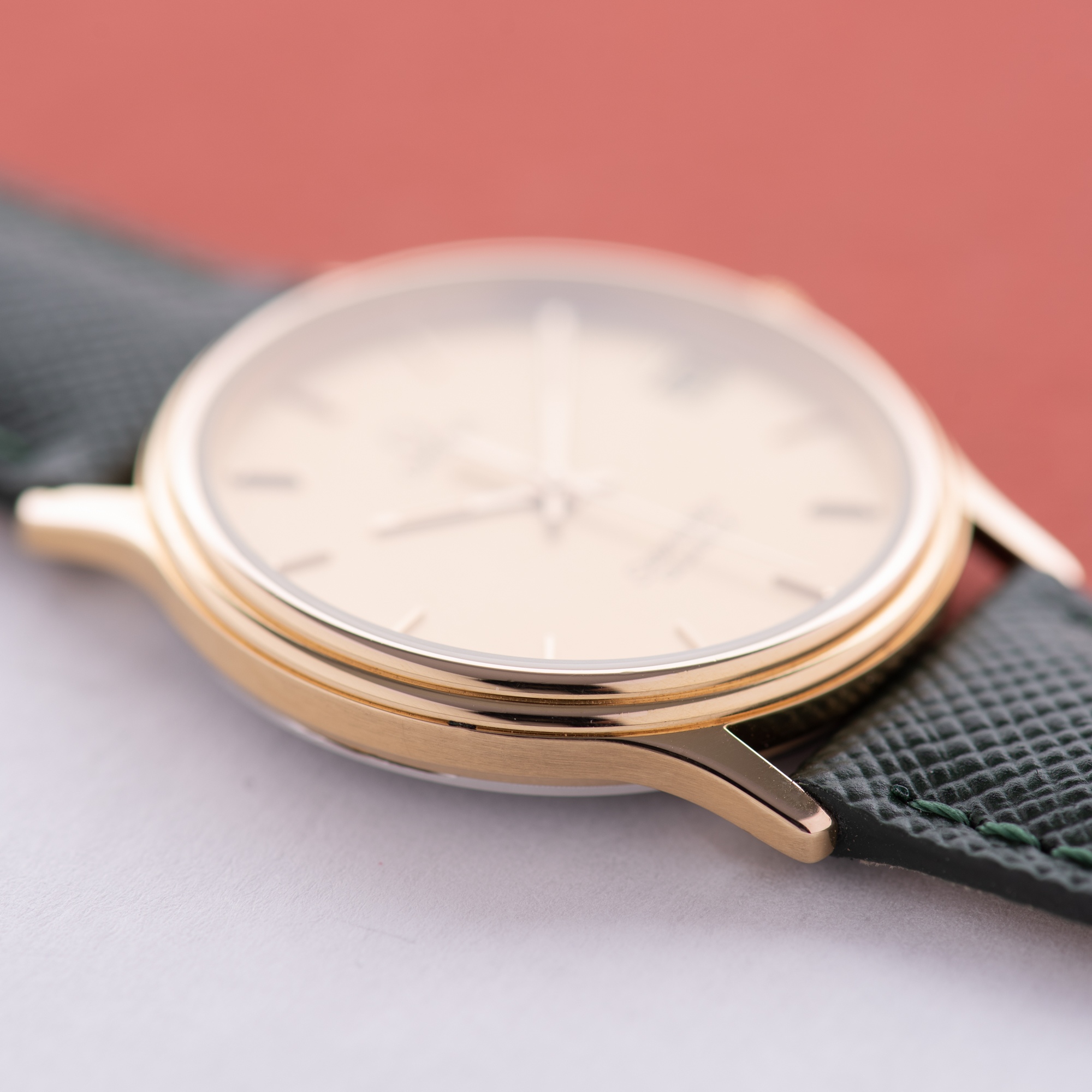 Zicht op Omega Seamaster Quartz Date Réf 196.0263