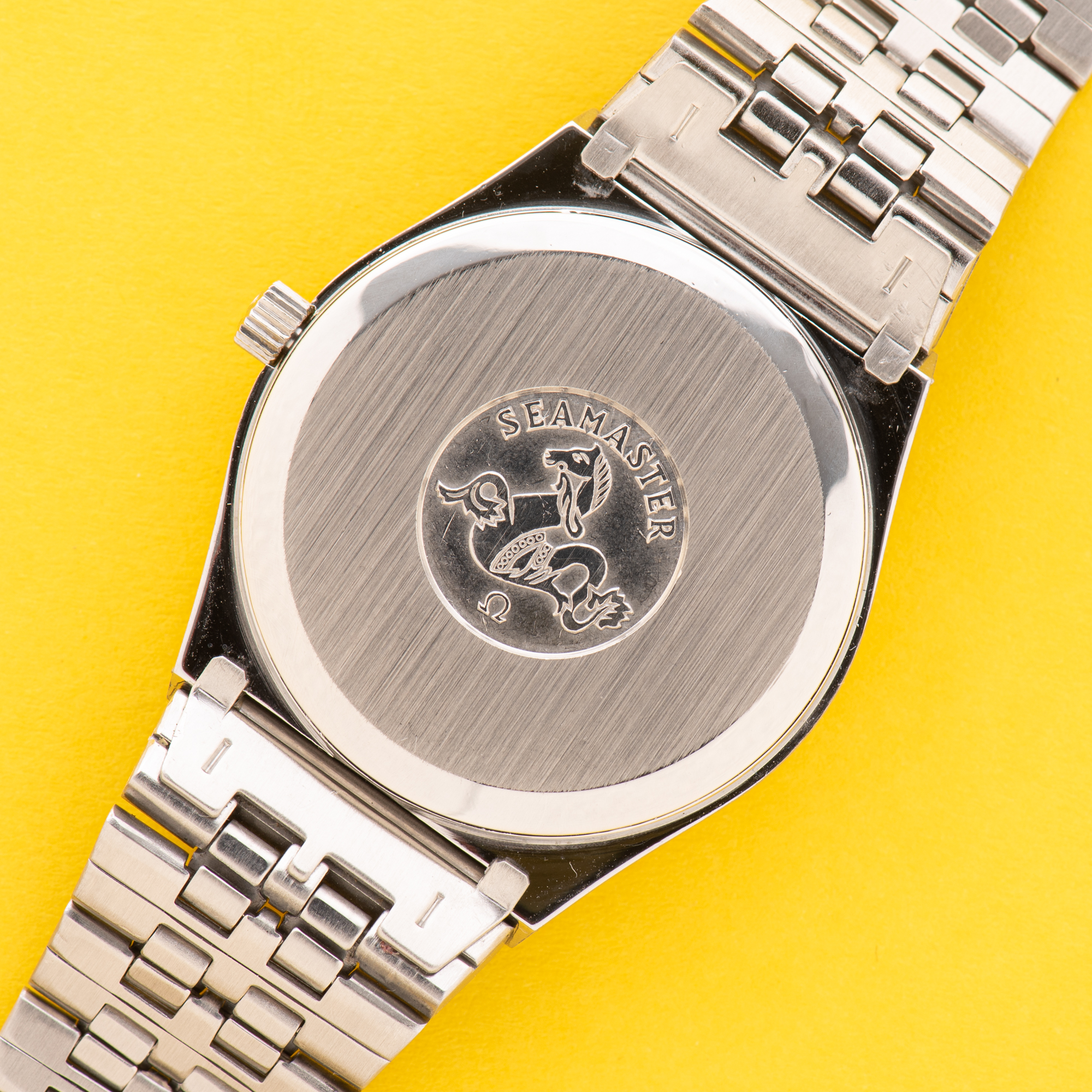 Vue de Omega Seamaster Automatic Date Rare Integrated bracelet from 1979 Réf 366 0265
