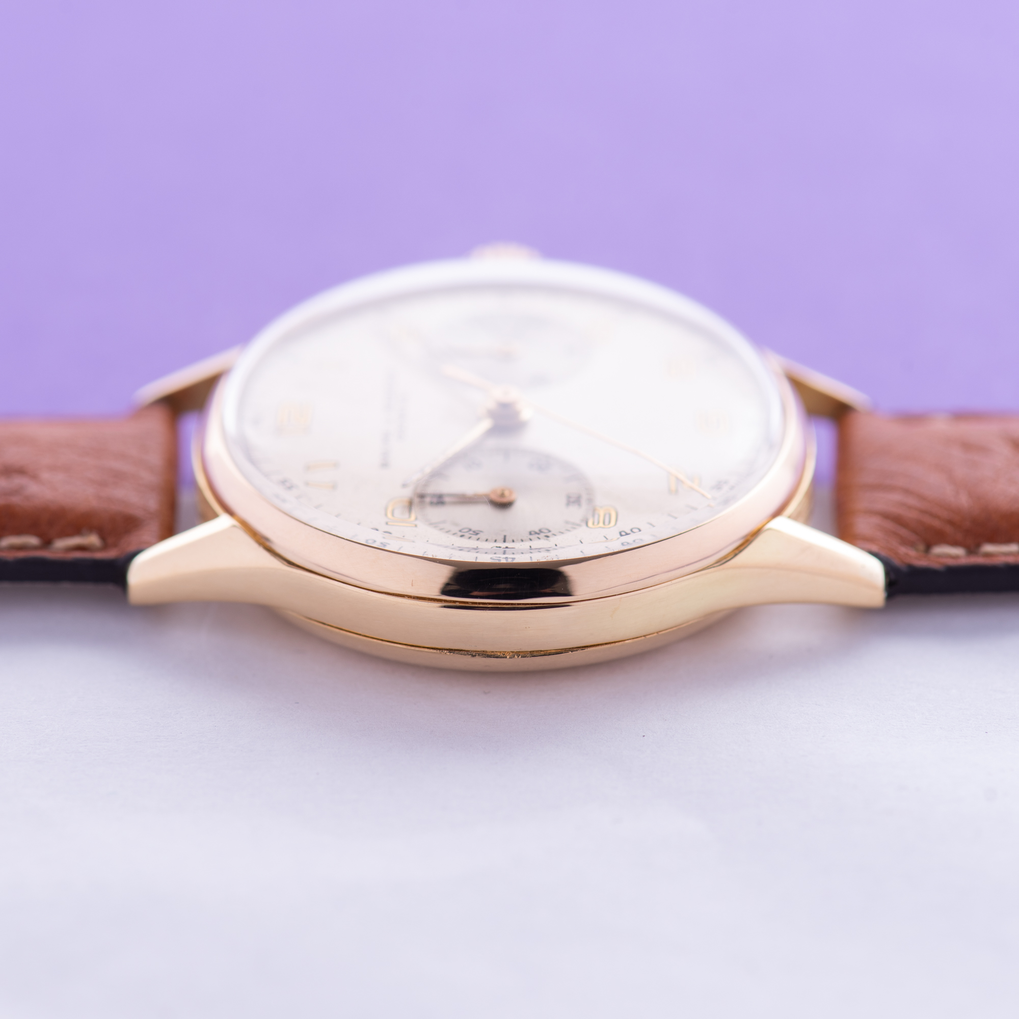 Vue de Baume et Mercier Genève Chronograph 18K 1949 Landeron 48