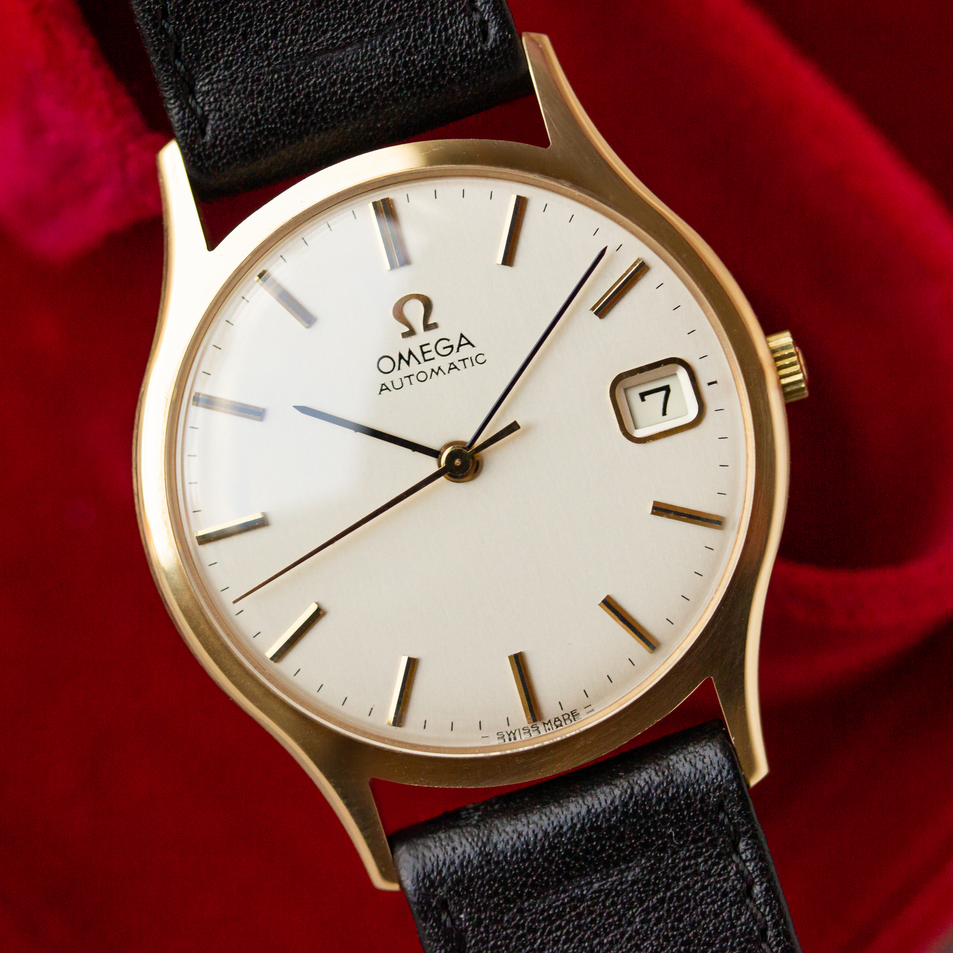 Vue de Omega Automatic Dress Full Set Mint NOS 9K Yellow Gold Unishell case from 1978
