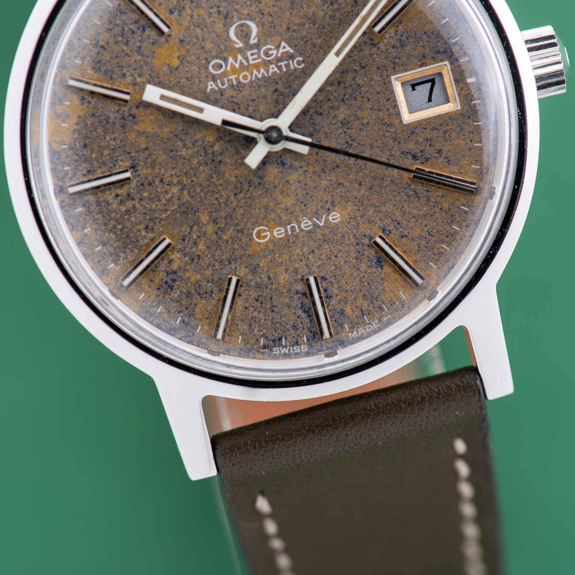 Vue de Omega Genève Automatic Date Blue Patina from 1973 Réf 166.0163