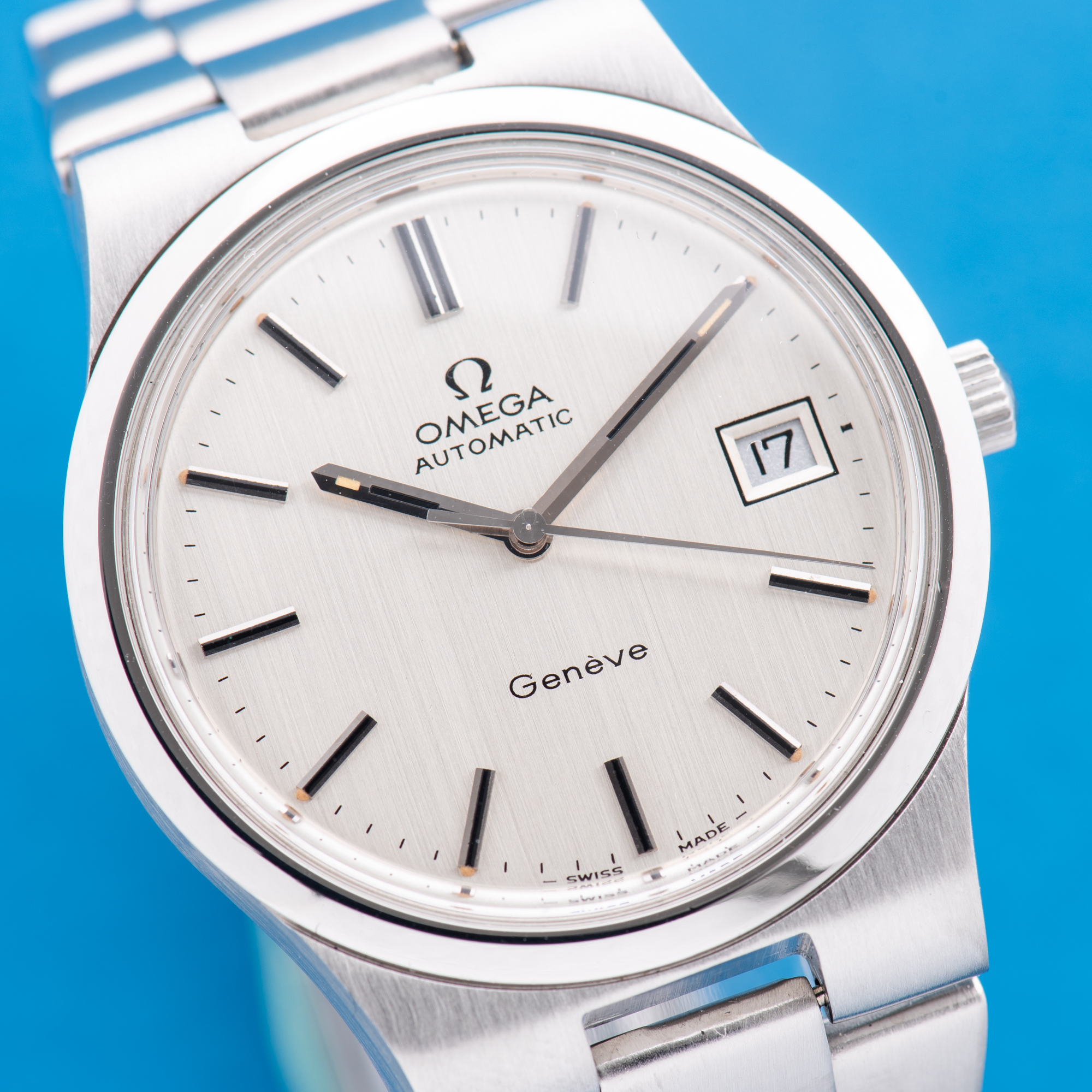 Vue de Omega Genève Automatic Date Silver Réf 366.0832 Year 1974