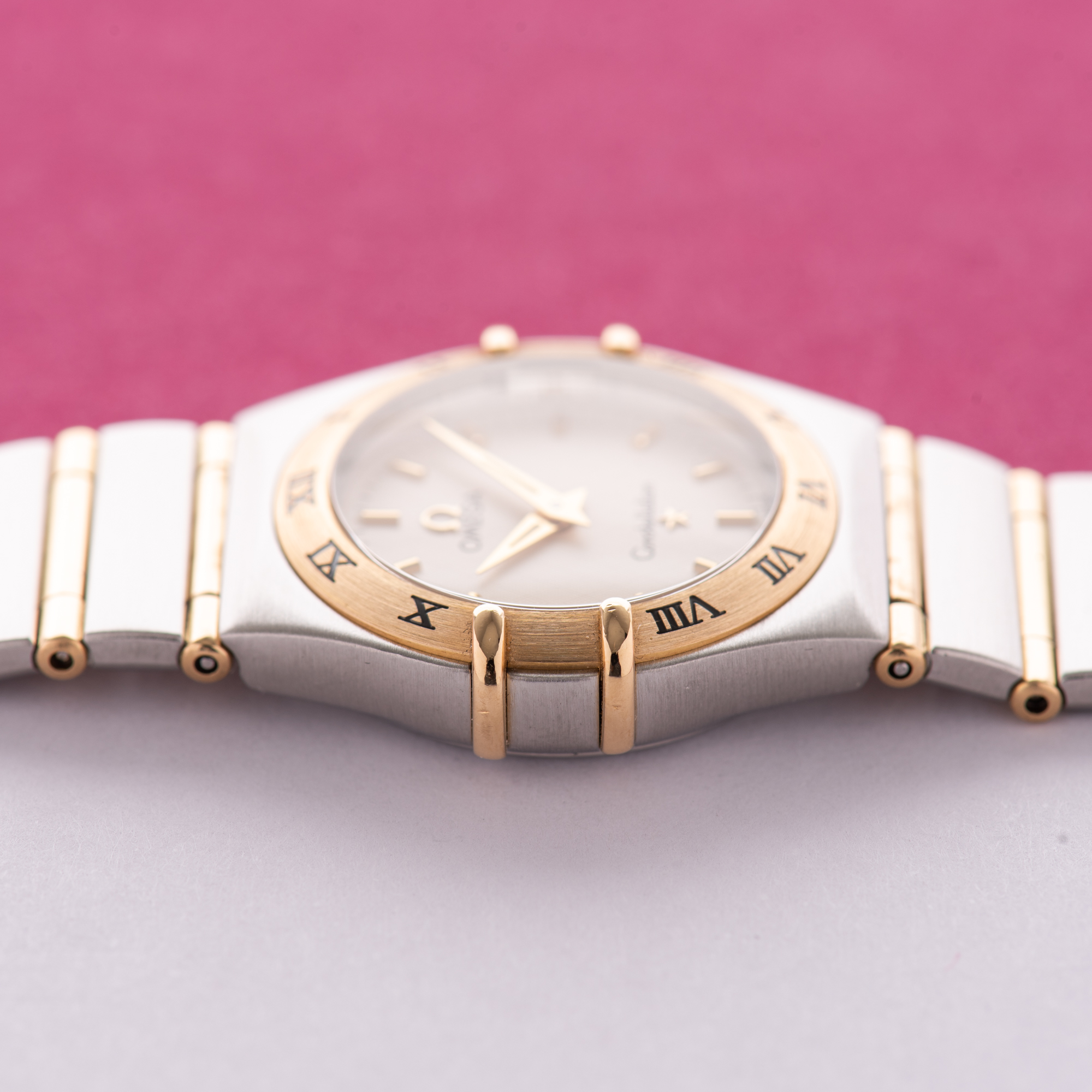 View of Omega Constellation Full Gold Bar 18K Lady Quartz Ref 795.1202