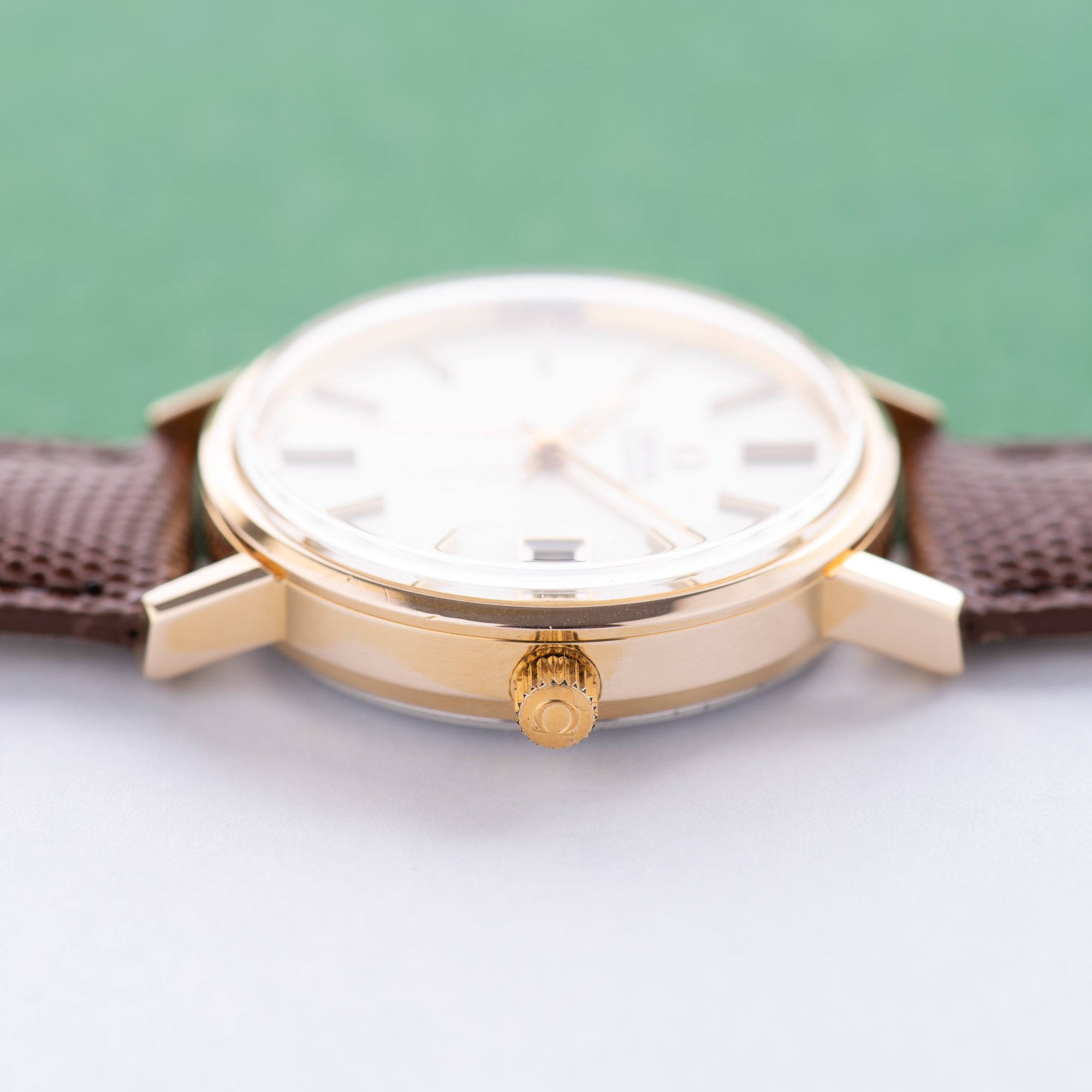 View of Omega Automatic Date From 1978 Réf 166.0202