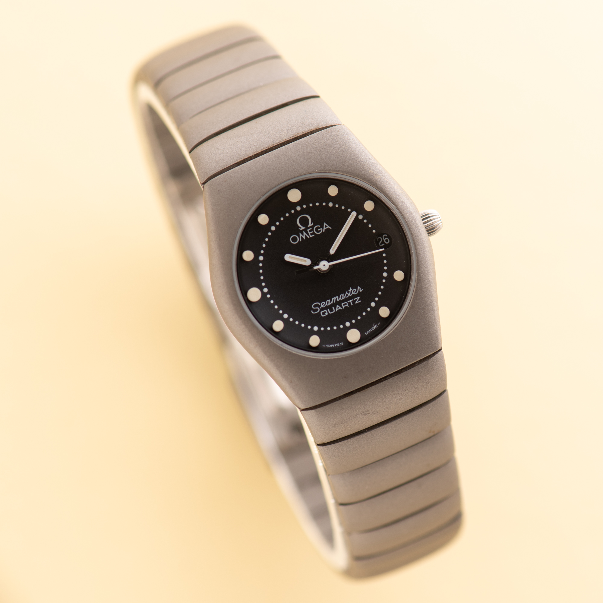 View of Omega ‘Recife’ Seamaster Oxidized Steel 1984 Cal 1426 Réf. 596.0061 / 796.0856