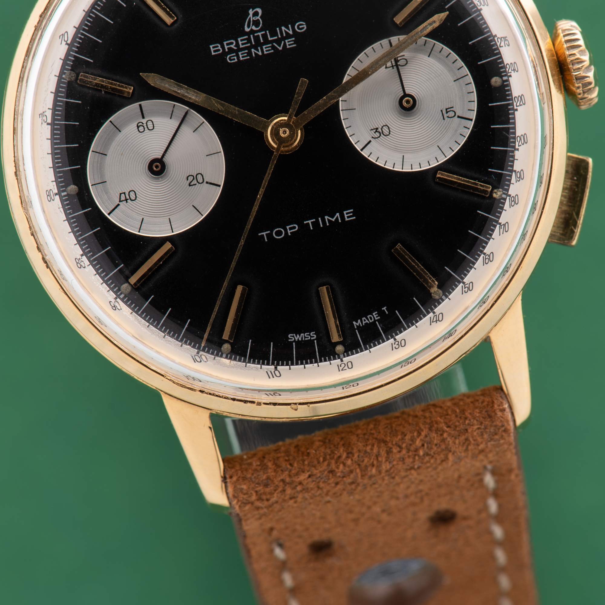 Zicht op Breitling Top Time Panda Chronograph Valjoux 7730 Ref 2003