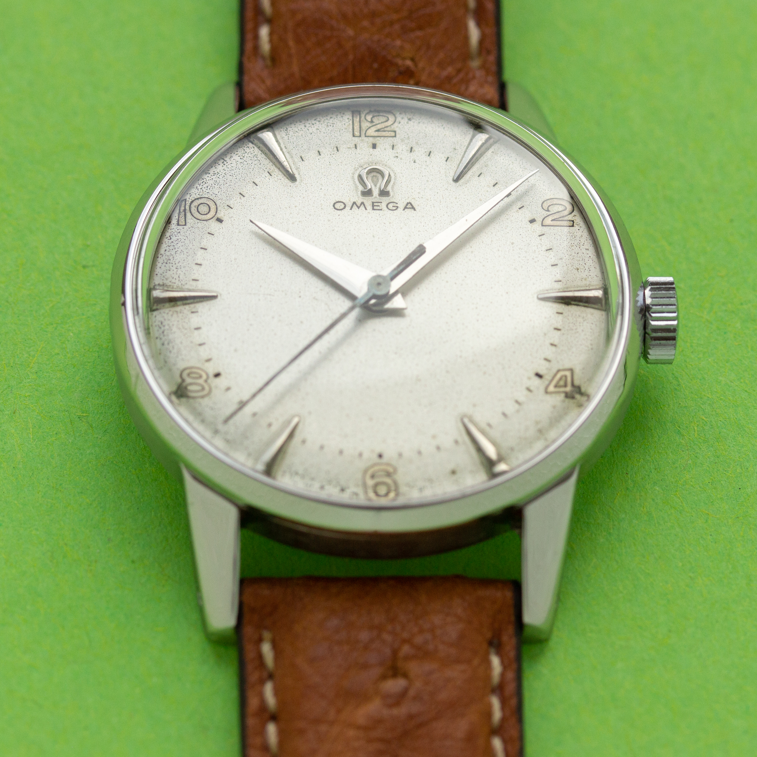 Vue de Omega Dress Watch Centre Seconds Two Tone Dial réf 2496