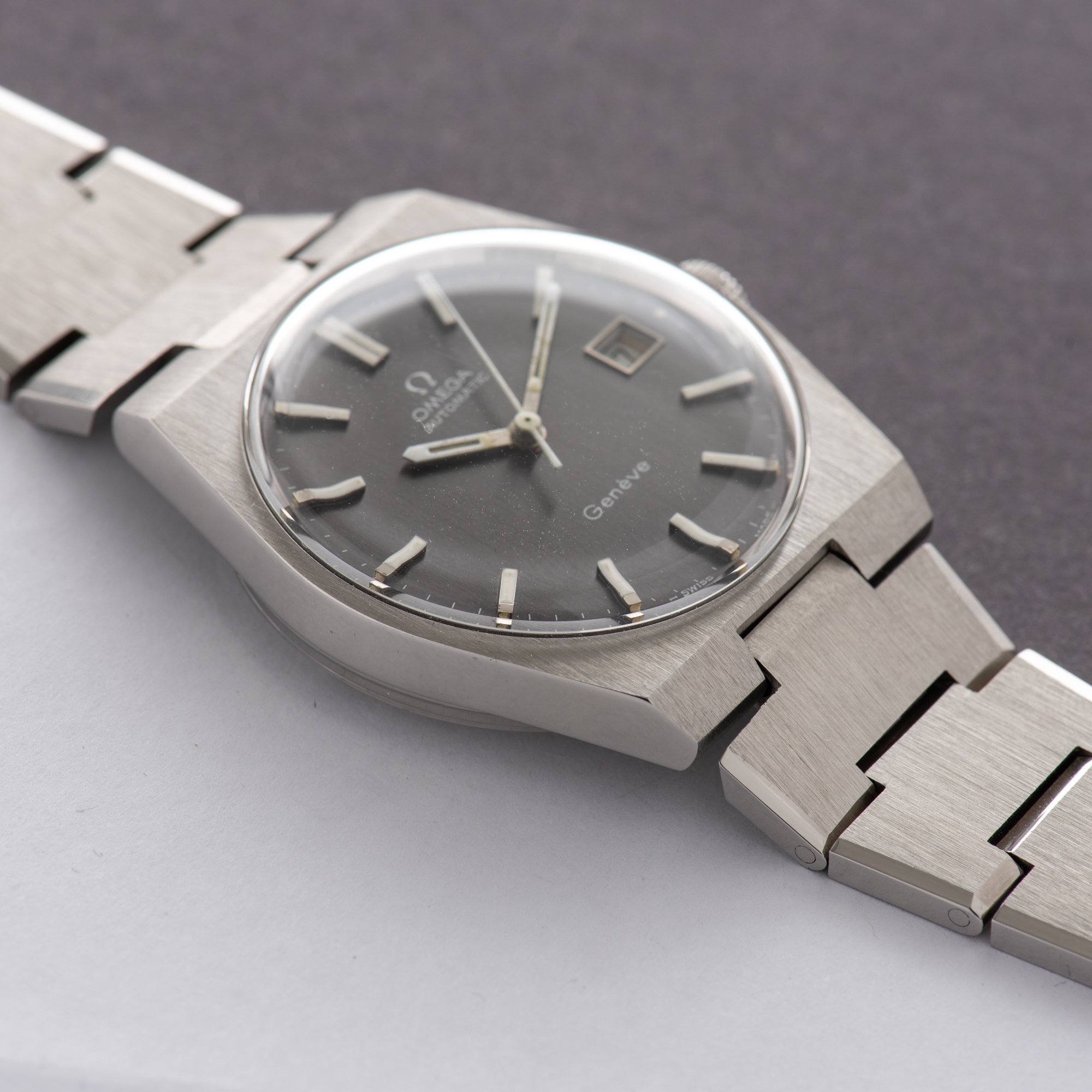 View of Omega Genève Automatic Date Grey Dial from 1972 Ref 166.099