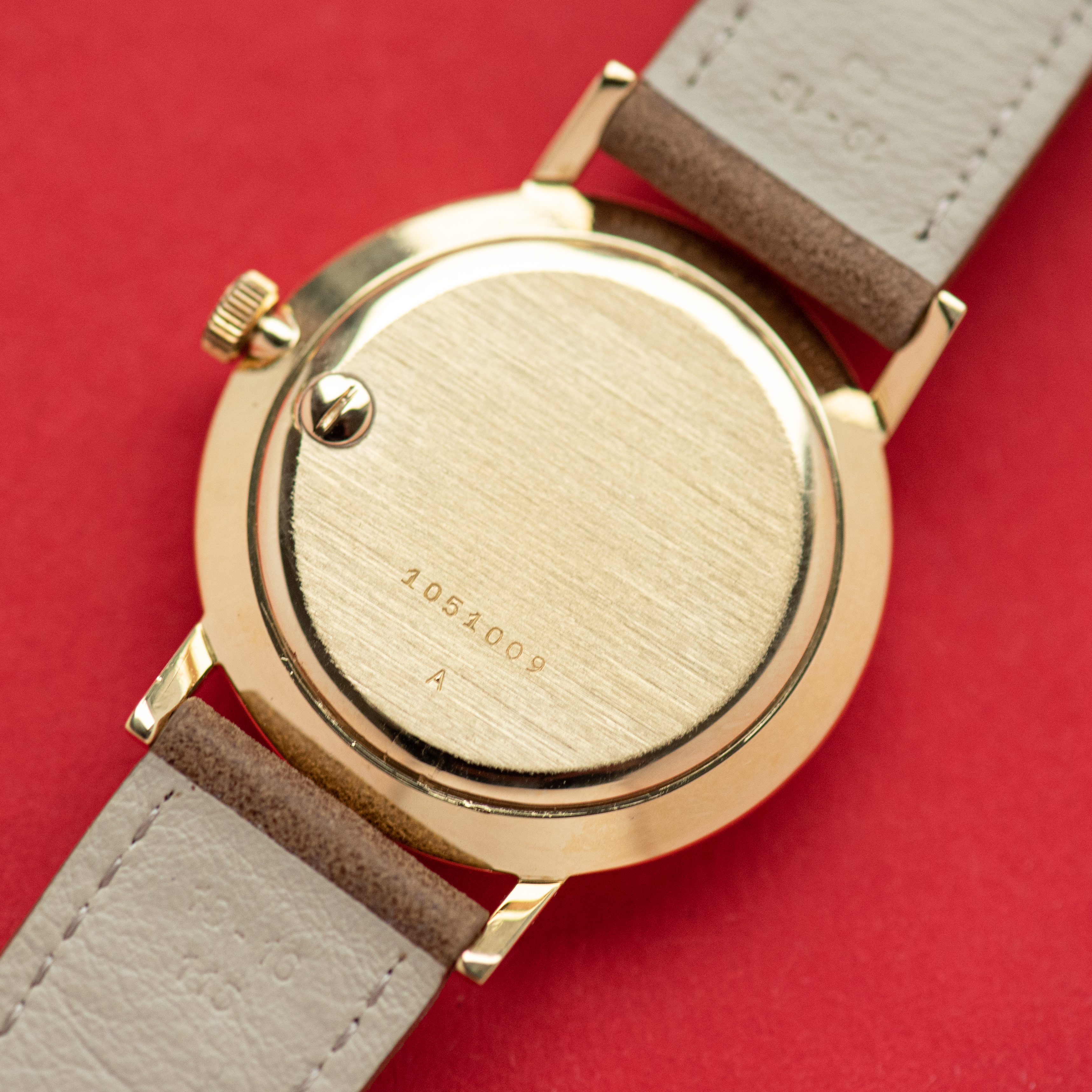 Vue de Jaeger LeCoultre Dress centre seconds 18K Rare monobloc Réf 21002