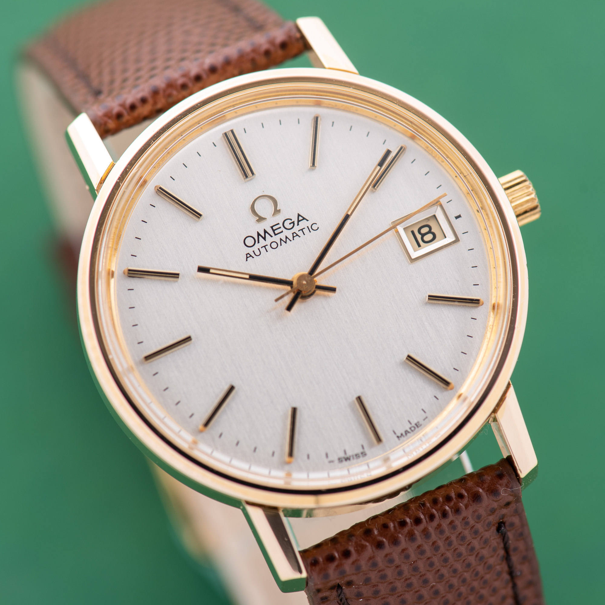 View of Omega Automatic Date From 1978 Réf 166.0202