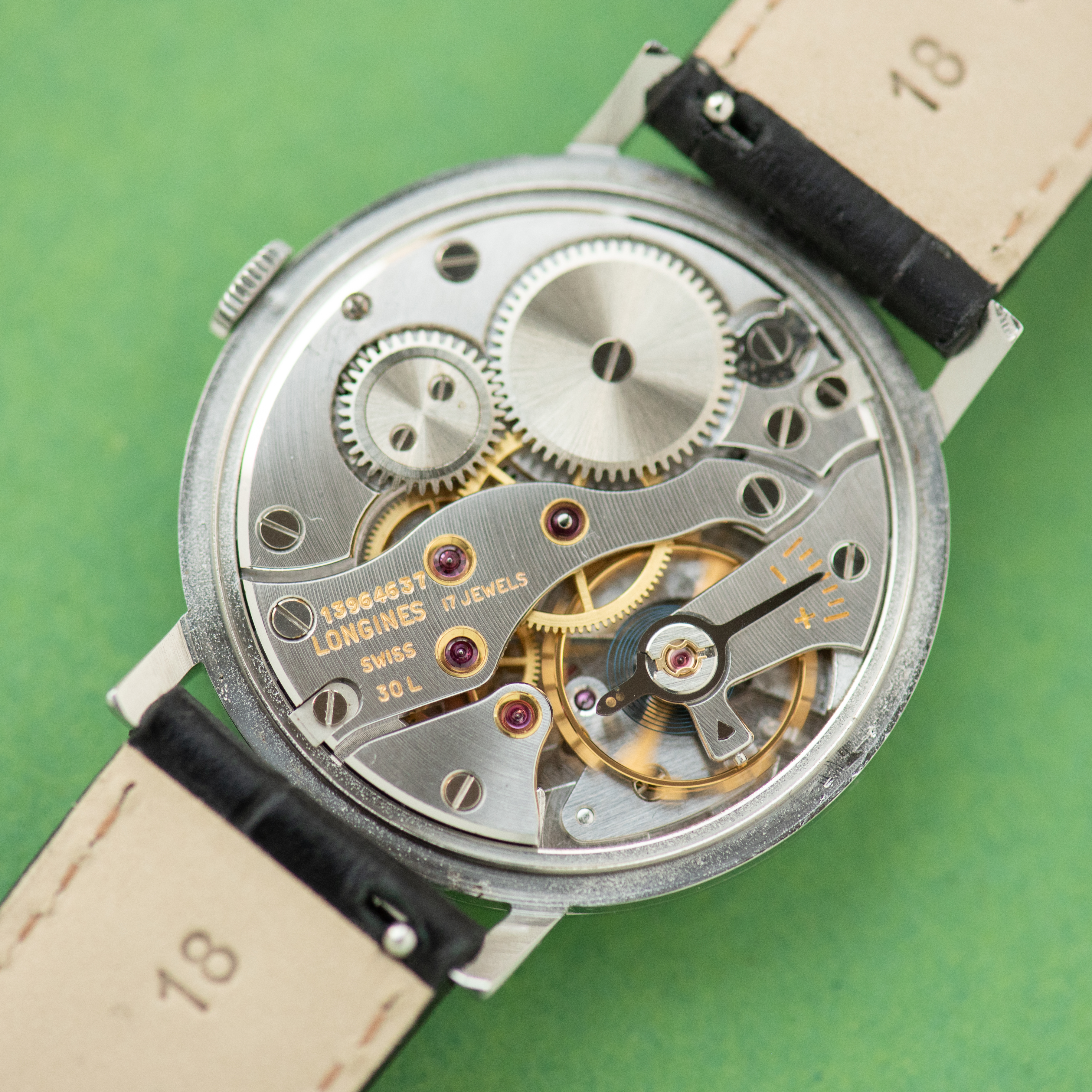 Vue de Longines Dress Watch Roman Numerals Cal 30L Réf 7855