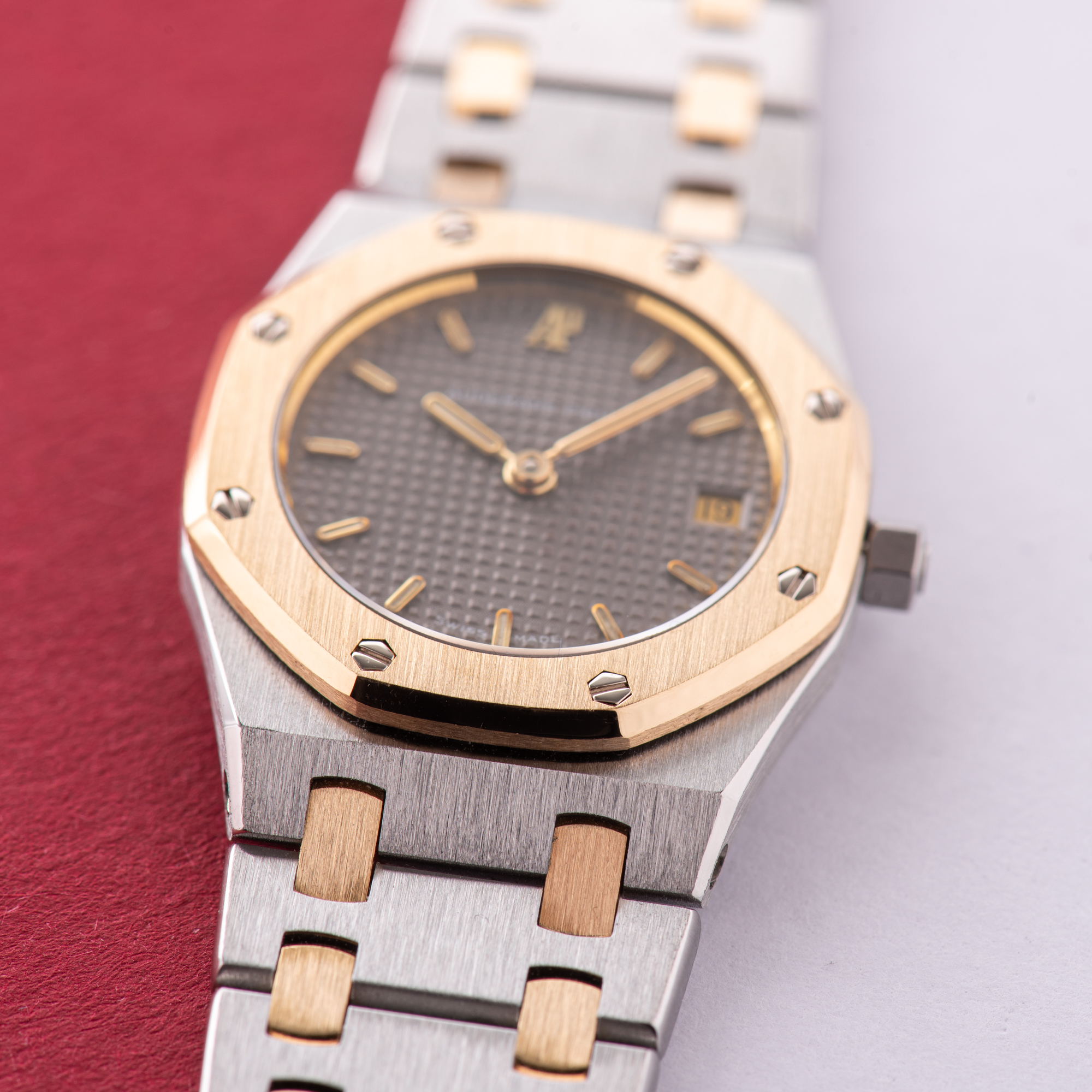 Vue de Audemars Piguet Royal Oak Lady Date 26 Gold / Steel circa 1992 Réf 66270SA