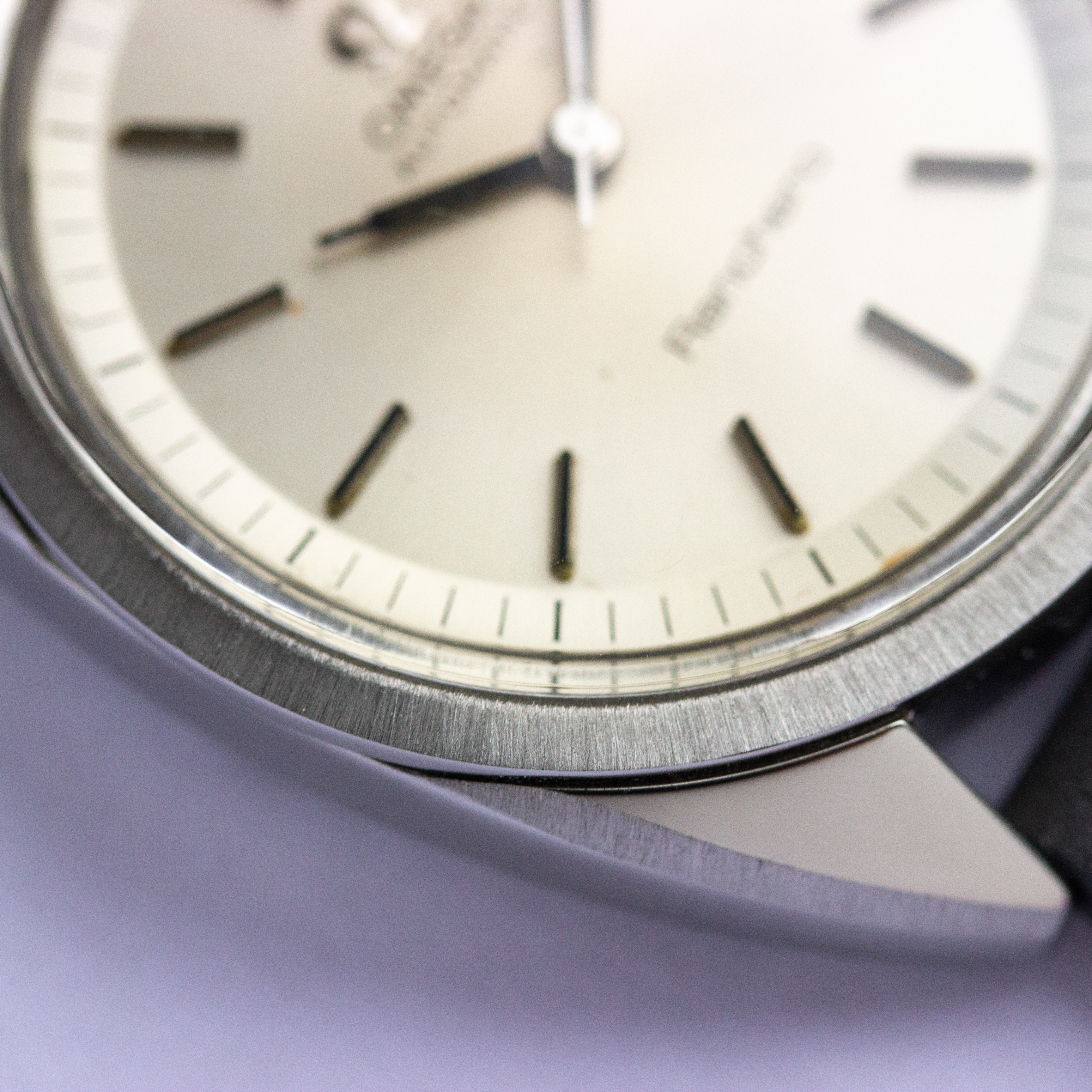 Vue de Omega Ranchero Automatic Date Belgian market Réf 166.0218