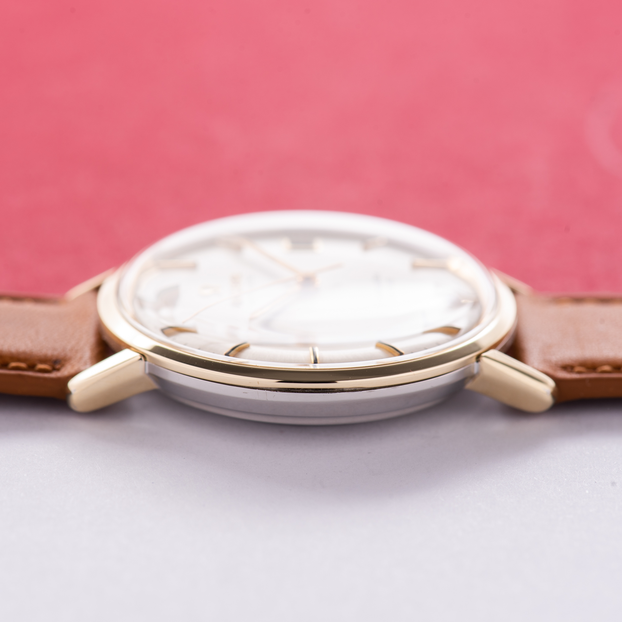 Vue de Omega Seamaster De Ville Date Automatic Gold/Steel Réf 166.020