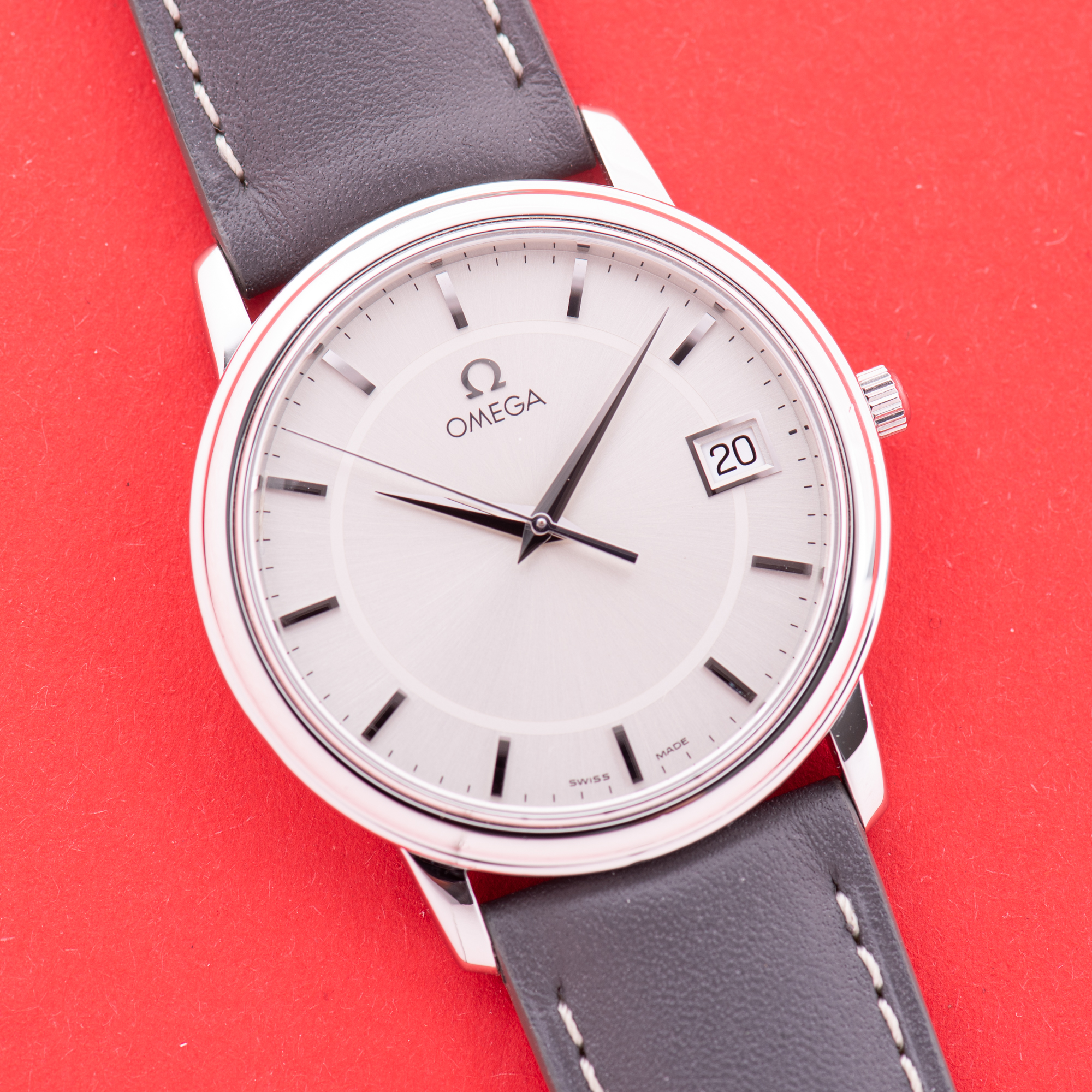 Vue de Omega De Ville Prestige Quartz cal 1532 Réf 196.1150