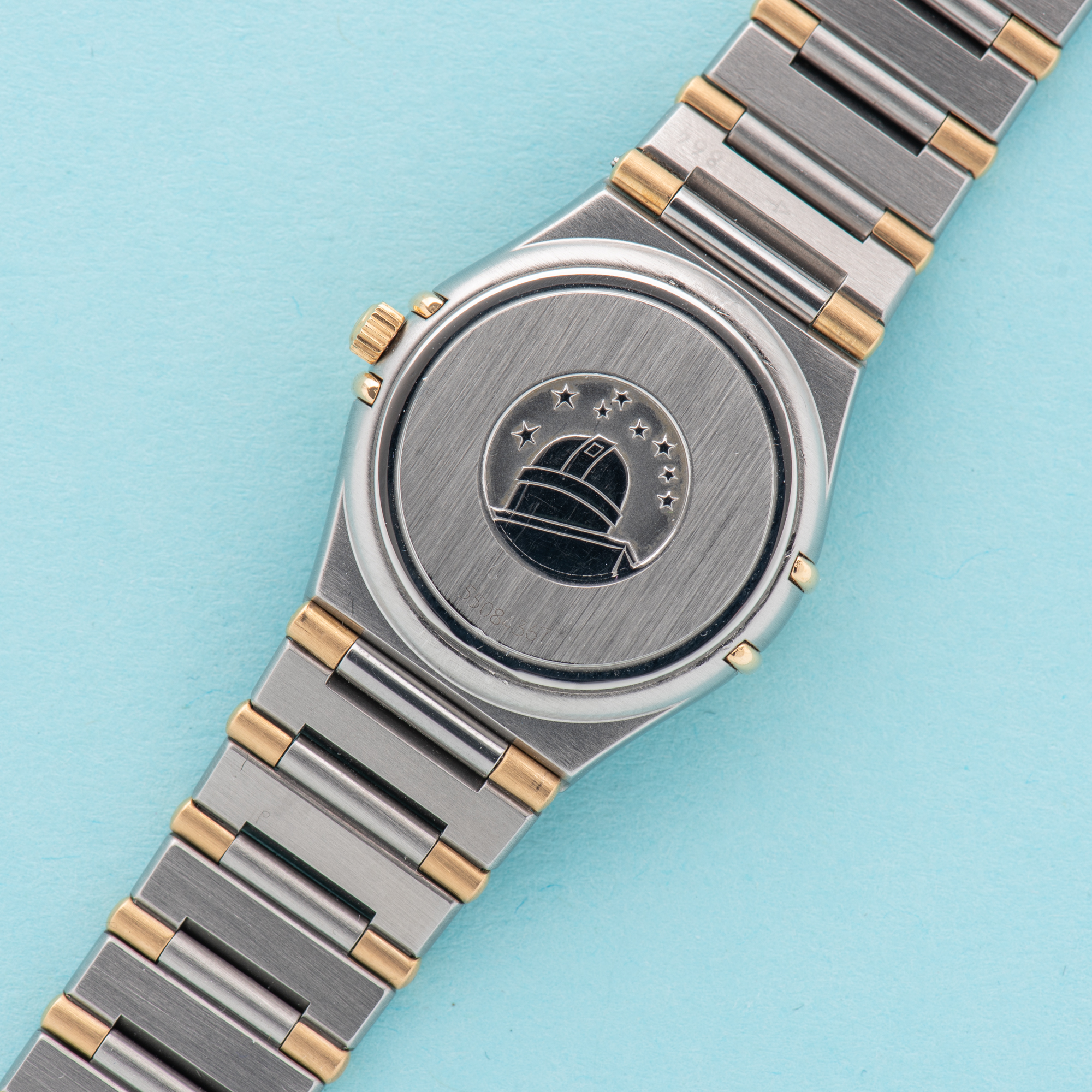 Vue de Omega Constellation Half Gold Bar 18K Lady Quartz Réf 795.1203