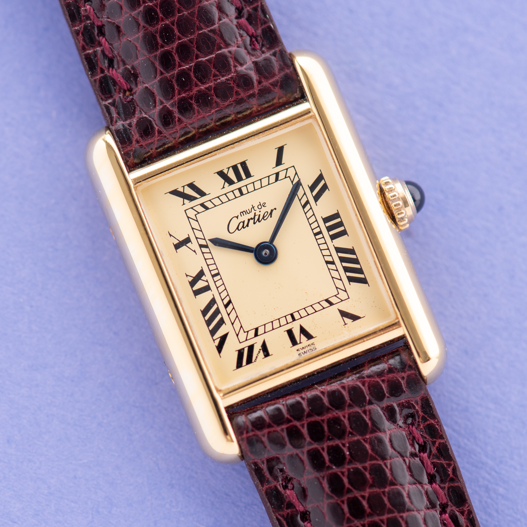 Zicht op Cartier Must by Tank Vermeil Quartz Roman Dial