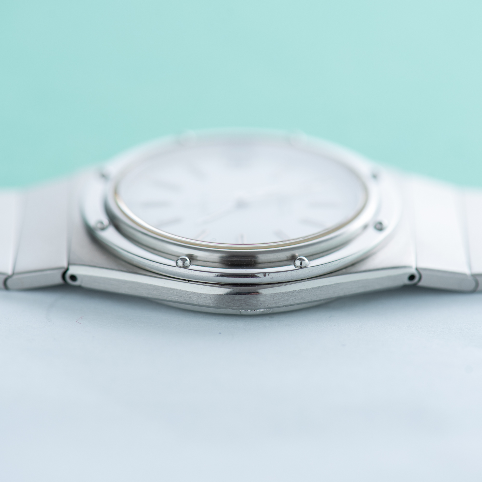Zicht op Omega Constellation Quartz Marine 'Porthole' Super Rare cal 1332 Réf 396.0147