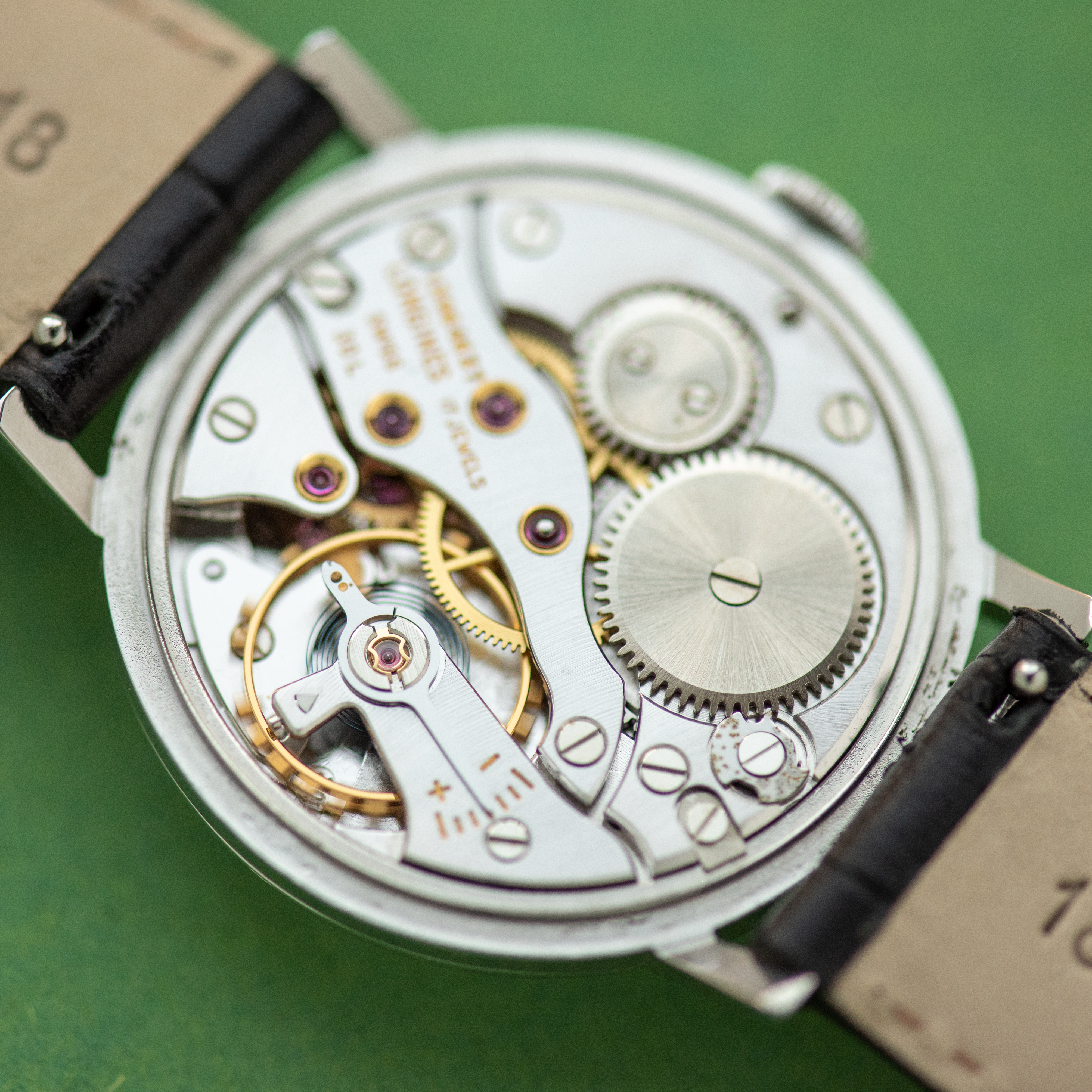 Vue de Longines Dress Watch Roman Numerals Cal 30L Réf 7855