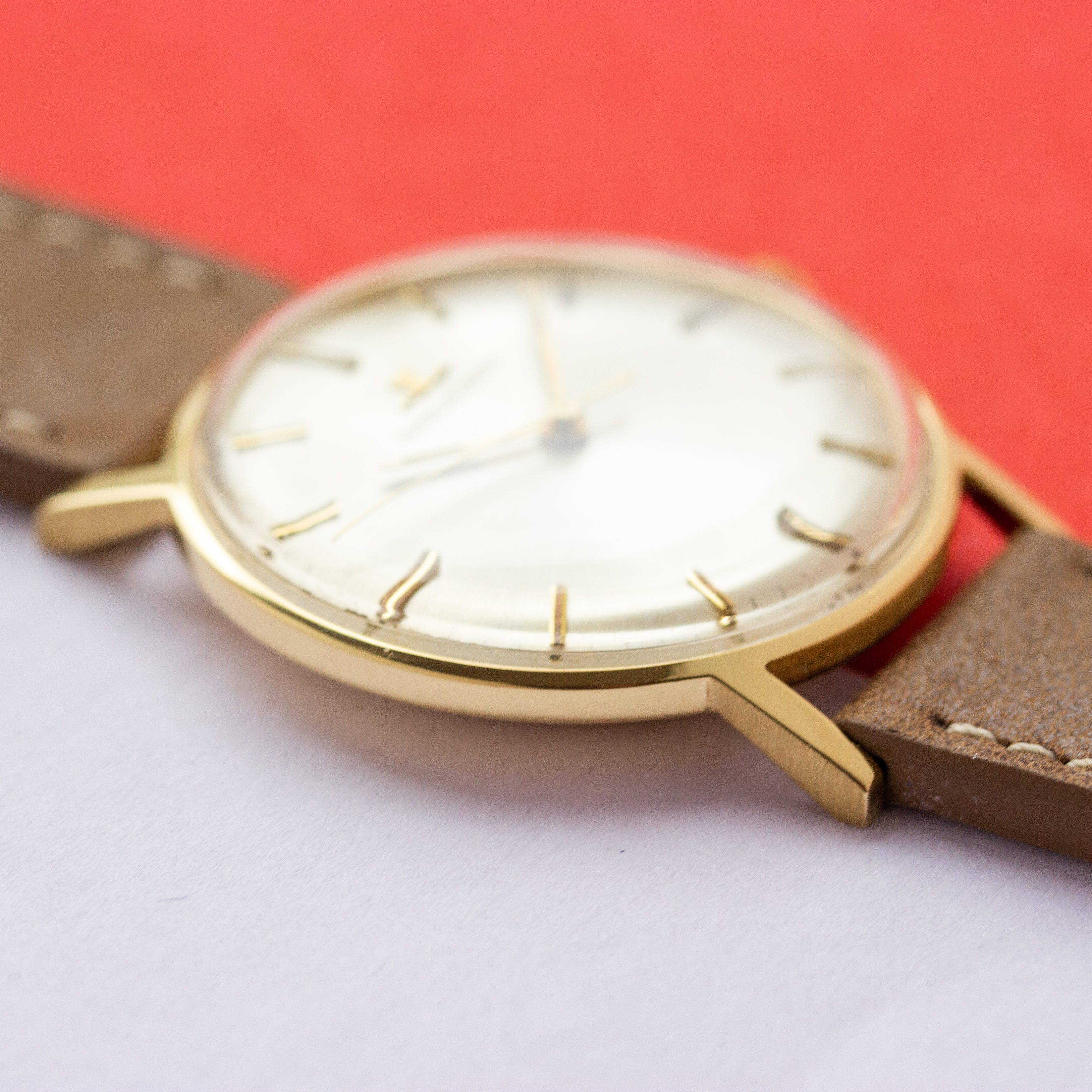 Vue de Jaeger LeCoultre Dress centre seconds 18K Rare monobloc Réf 21002