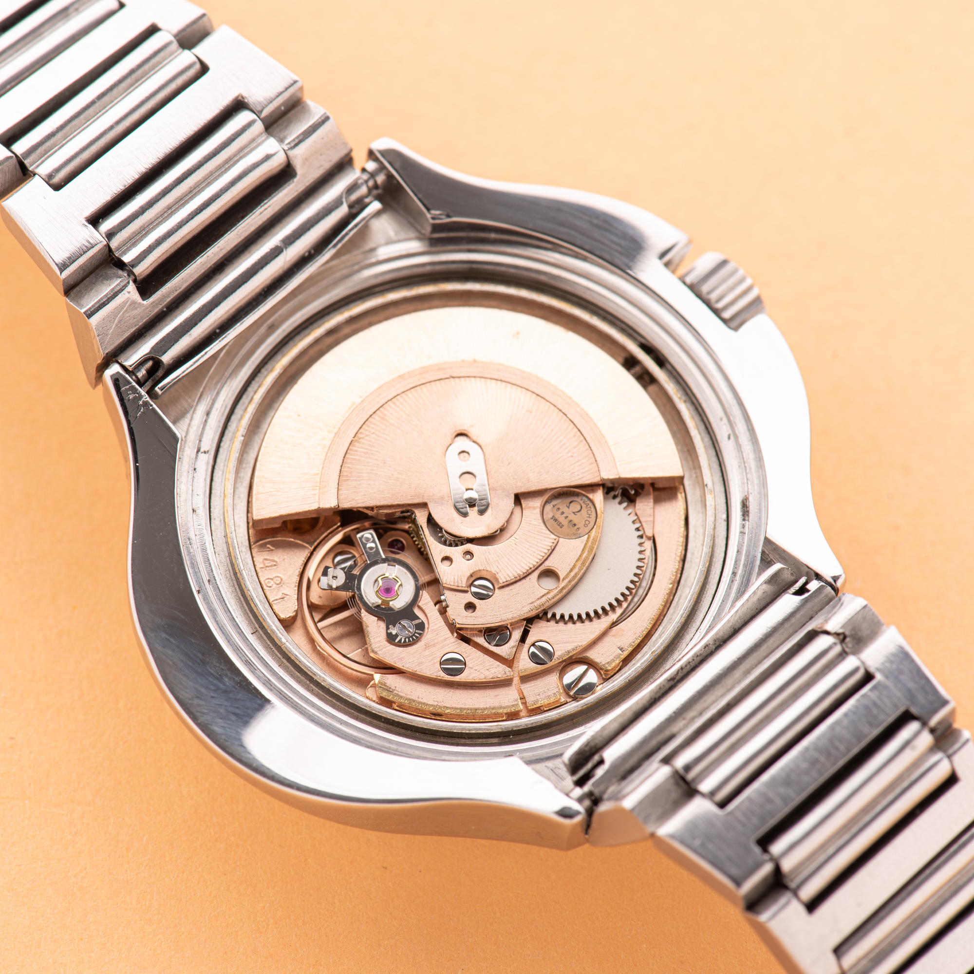 Vue de Omega Genève Stingray Cobra Automatic Date from 1972 Réf 166.121