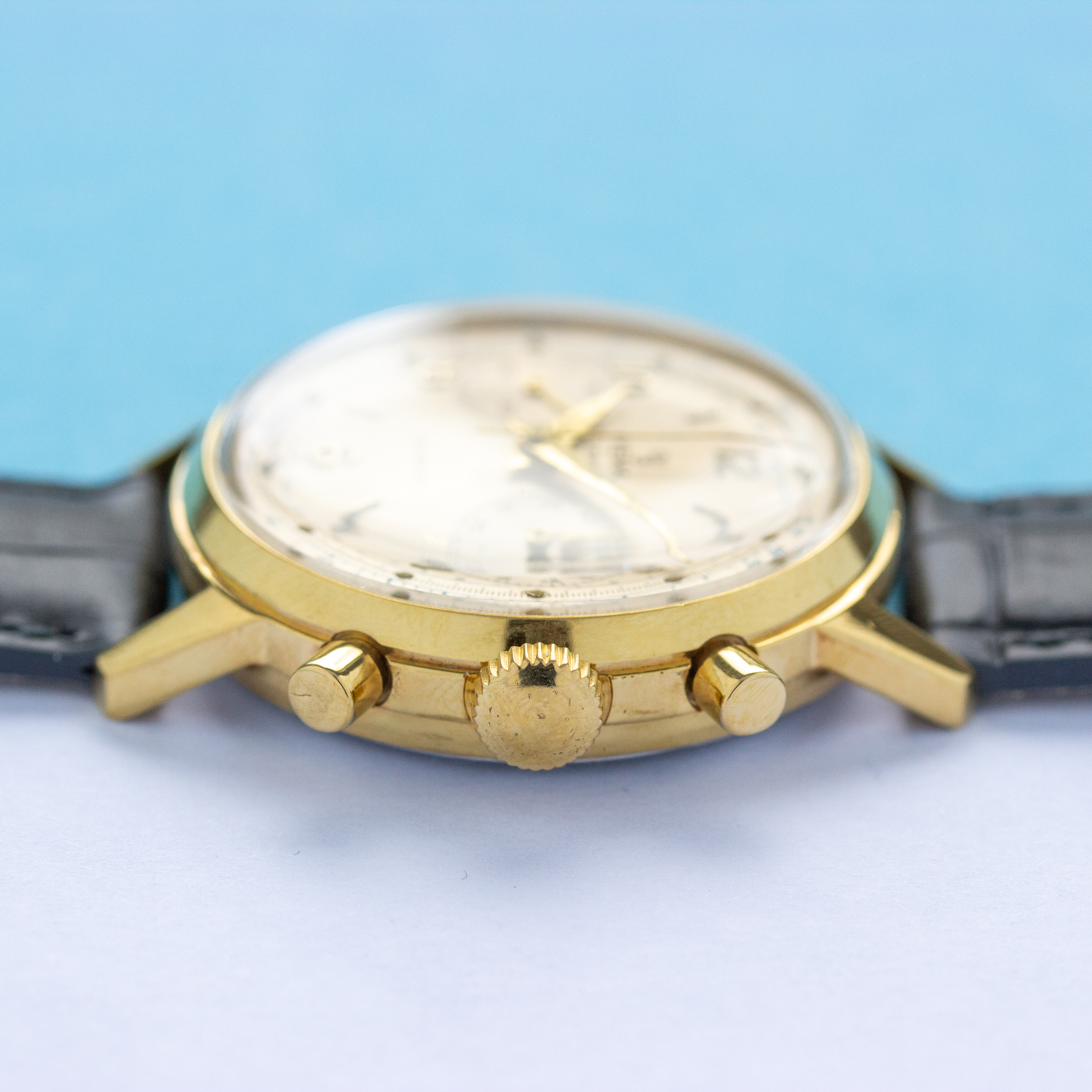 Vue de Yema 17 Jewels Valjoux 92 chronograph Incabloc waterproof Référence 804403