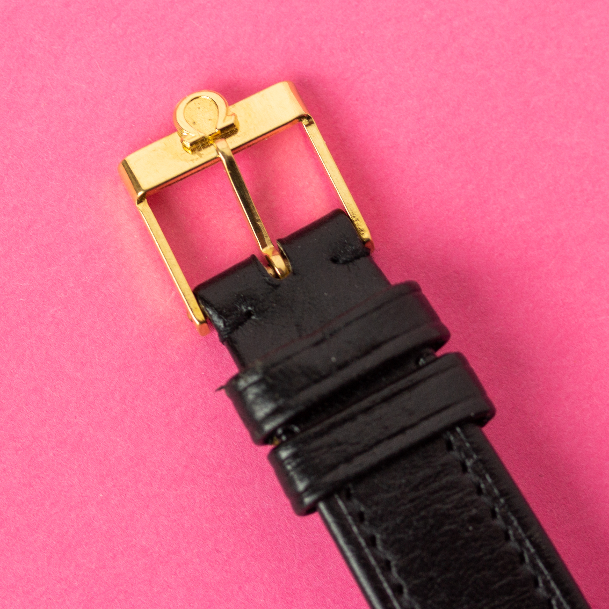 Vue de Omega Genève Automatic Or 18K réf 162.057