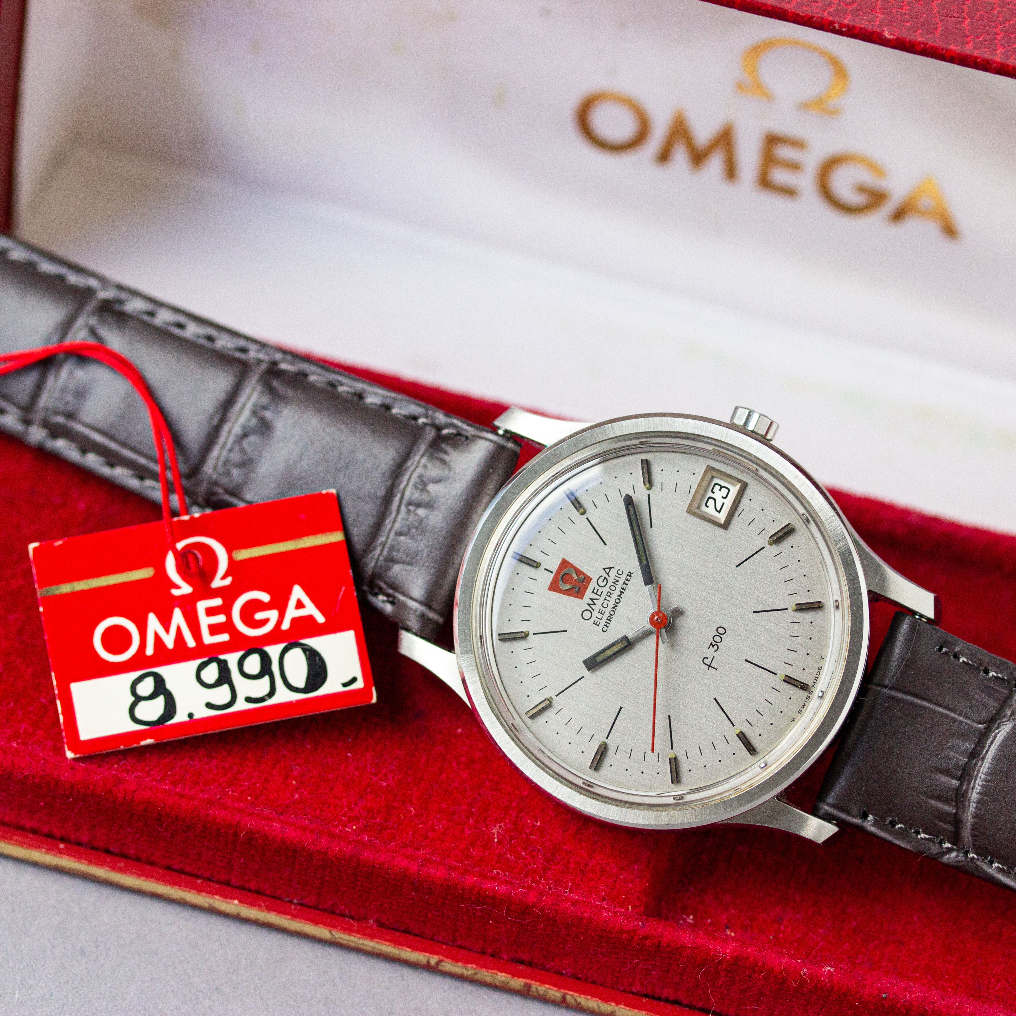 Zicht op Omega Constellation Electronic F300 NOS Ref 198.003 vanaf 1970