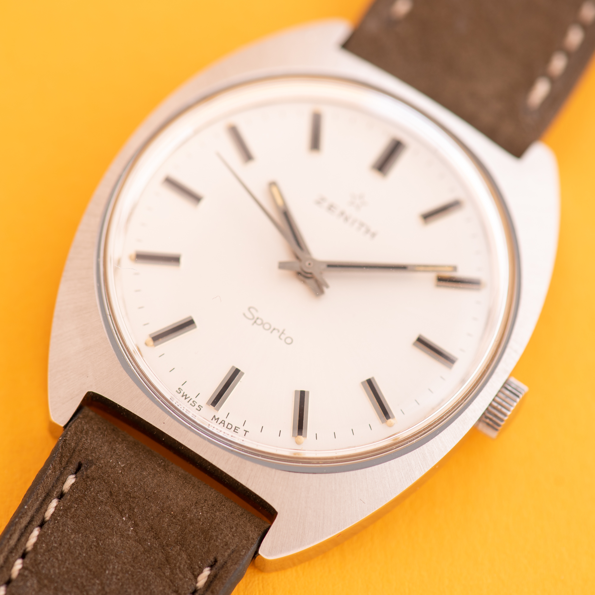 View of Zenith Sporto Oversize Steel Cal 2542 Réf 140 E 576
