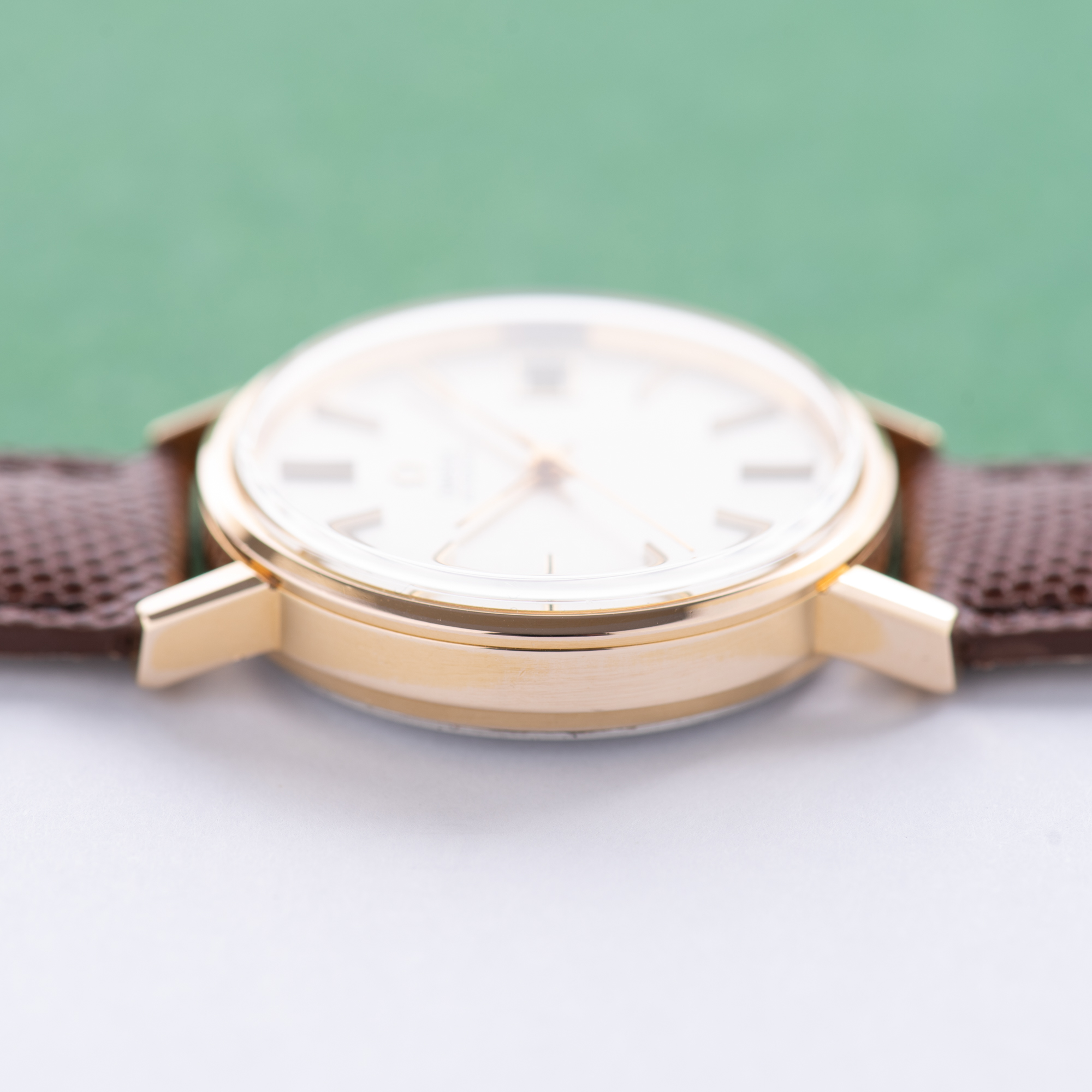 View of Omega Automatic Date From 1978 Réf 166.0202