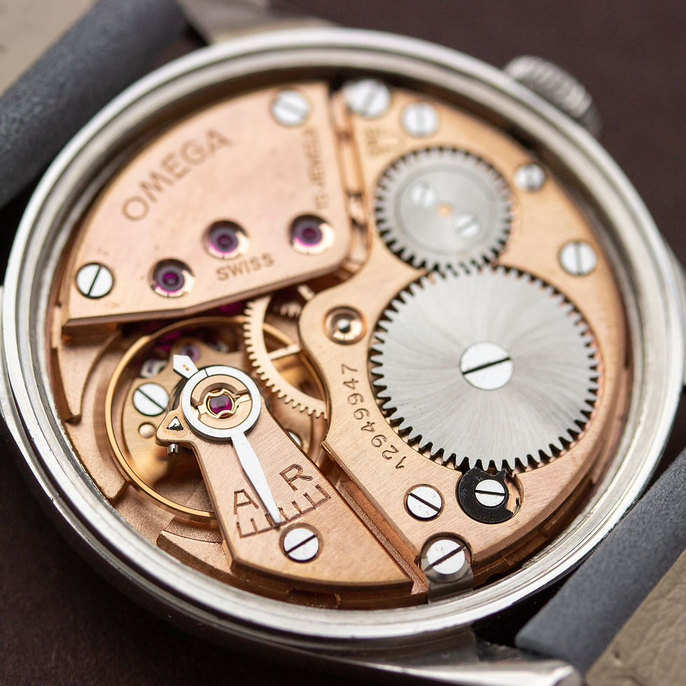 Thumbnail: Omega Pre-Seamaster Dress Sub Second Réf  2639 from 1951