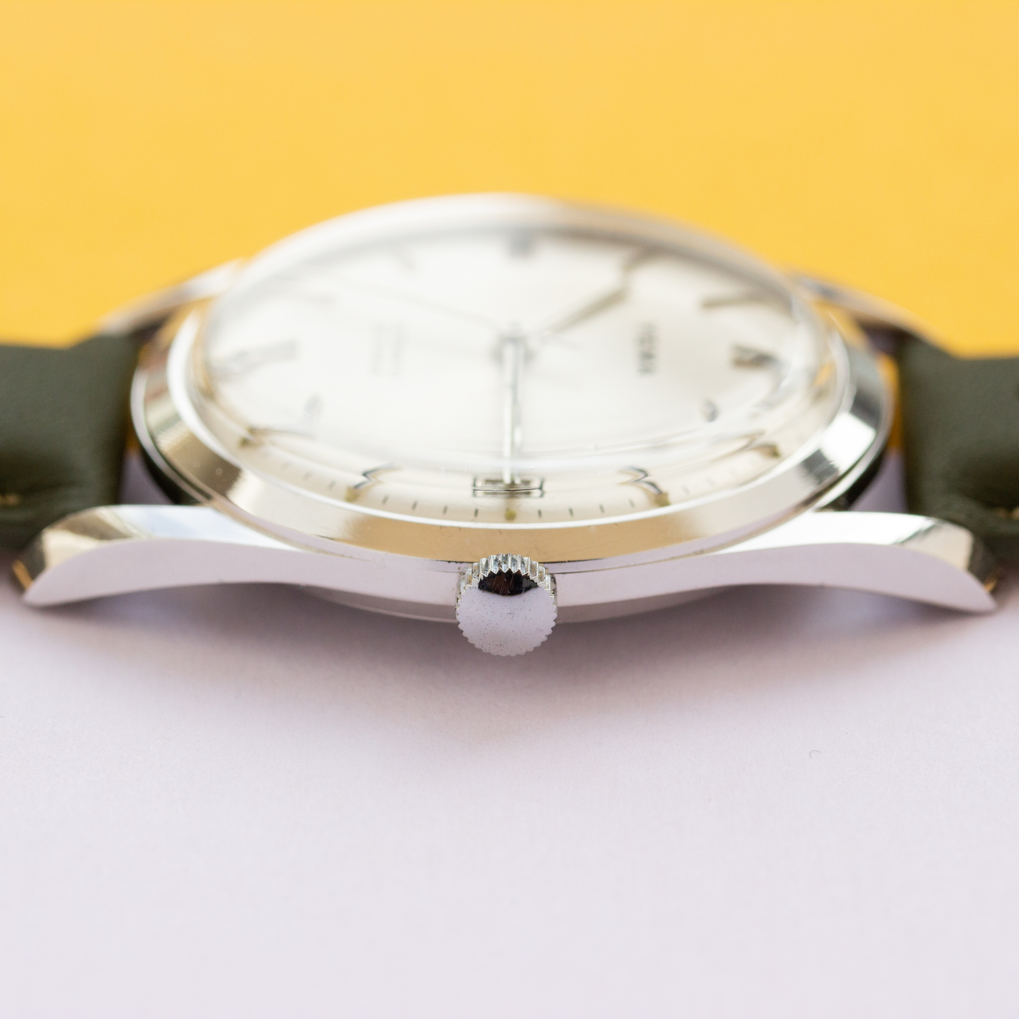 Vue de Yema Dress Automatic Date 25 Jewels