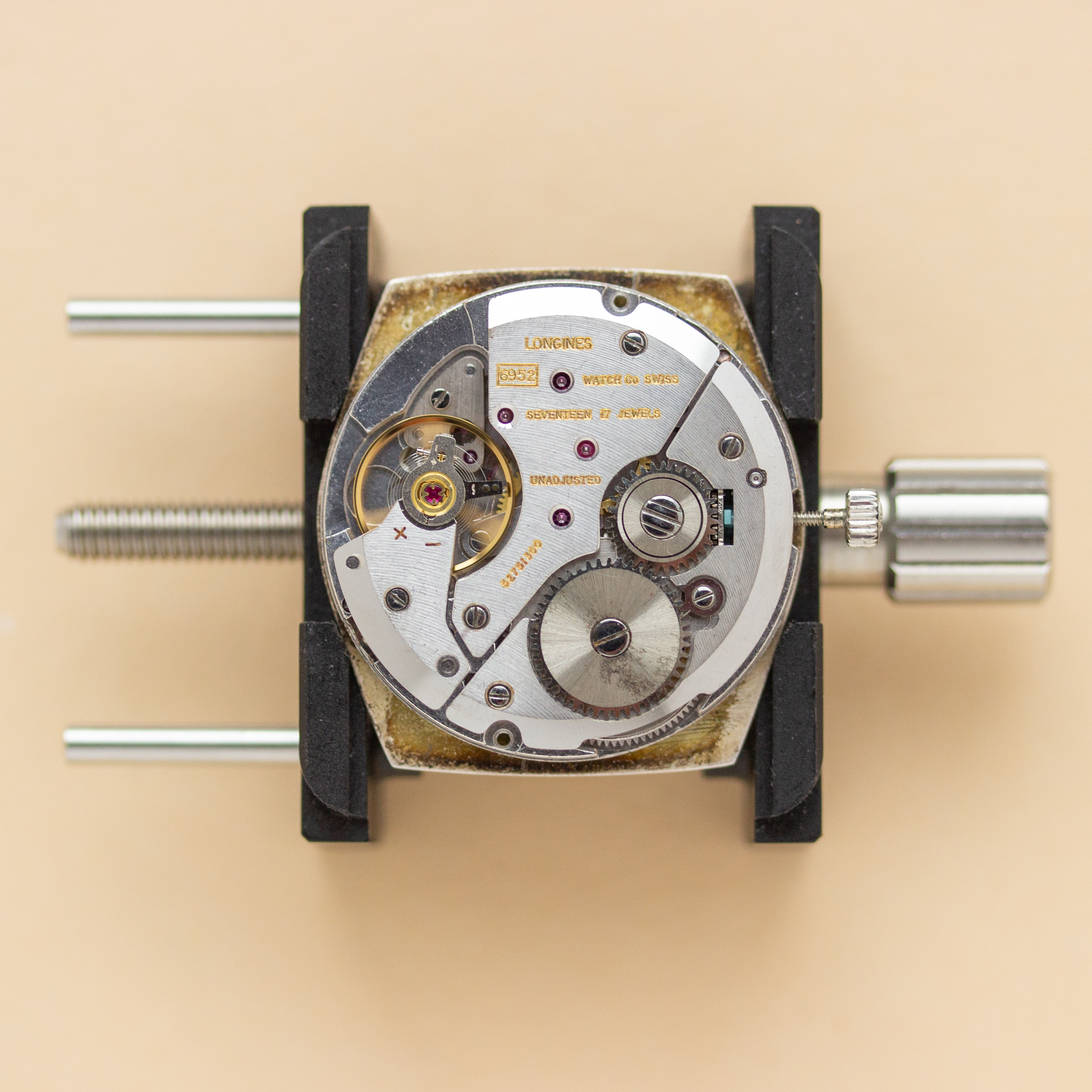 Zicht op Longines Hexagon Datum Dress Centre Seconds Ref 866 1062 2 cal 6952